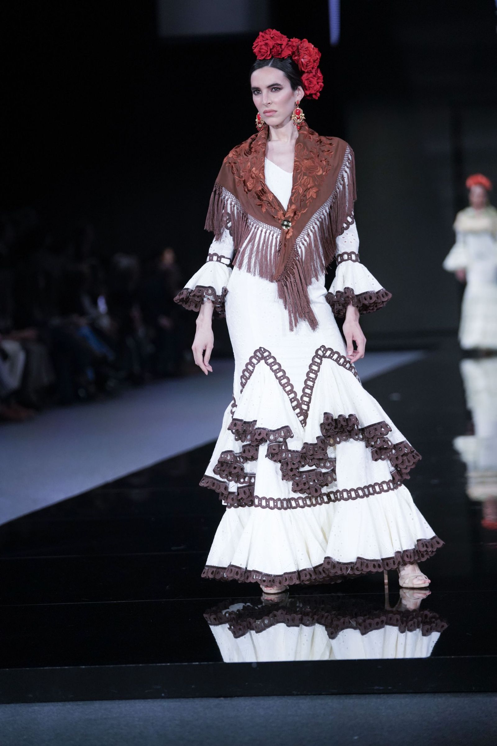 El desfile de Diseño Hermanas Serrano en SIMOF 2026, todas las fotos