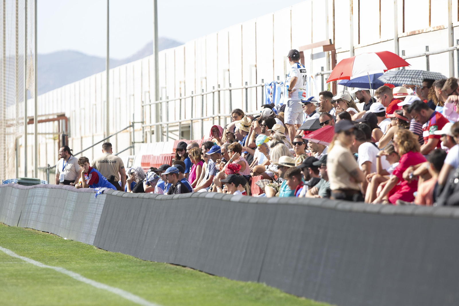 Las imágenes del encuentro entre el Recreativo Granada y el CD Alcoyano