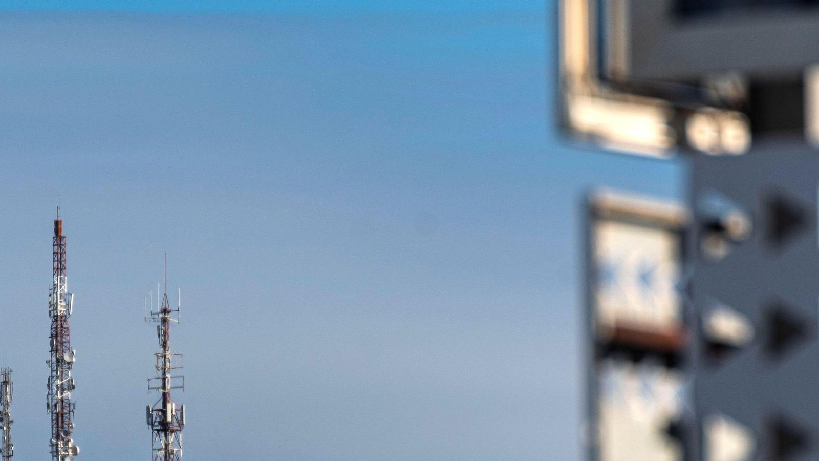 Antenas  repetidoras de señal de TDT y telefonía.