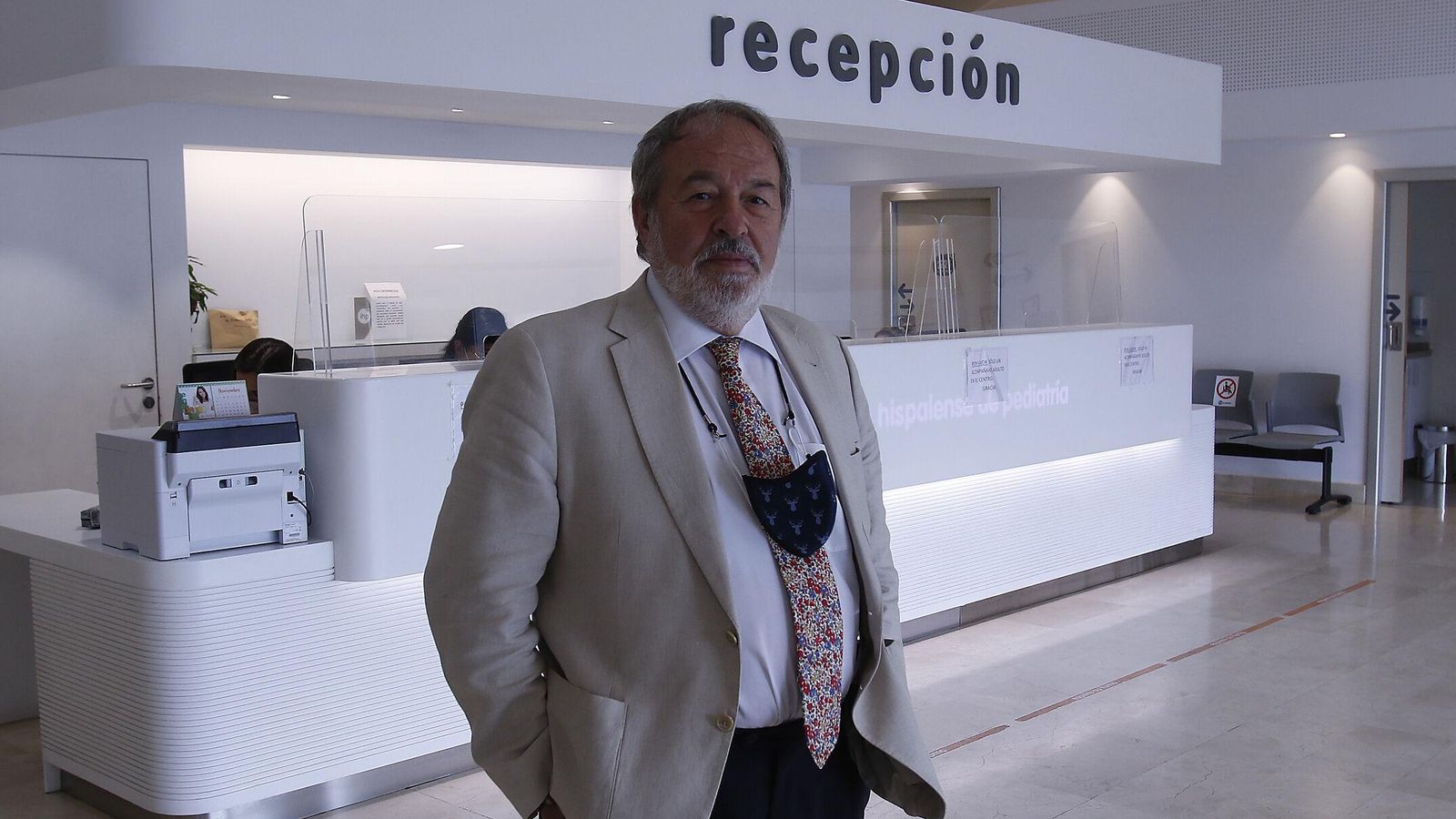 El doctor Alfonso Carmona, en uno de los centros IHP Pediatría.