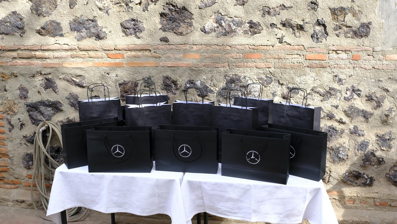 imágenes de la presentación de los nuevos Mercedes-Benz eléctricos, en SAVERES Huércal de Almería