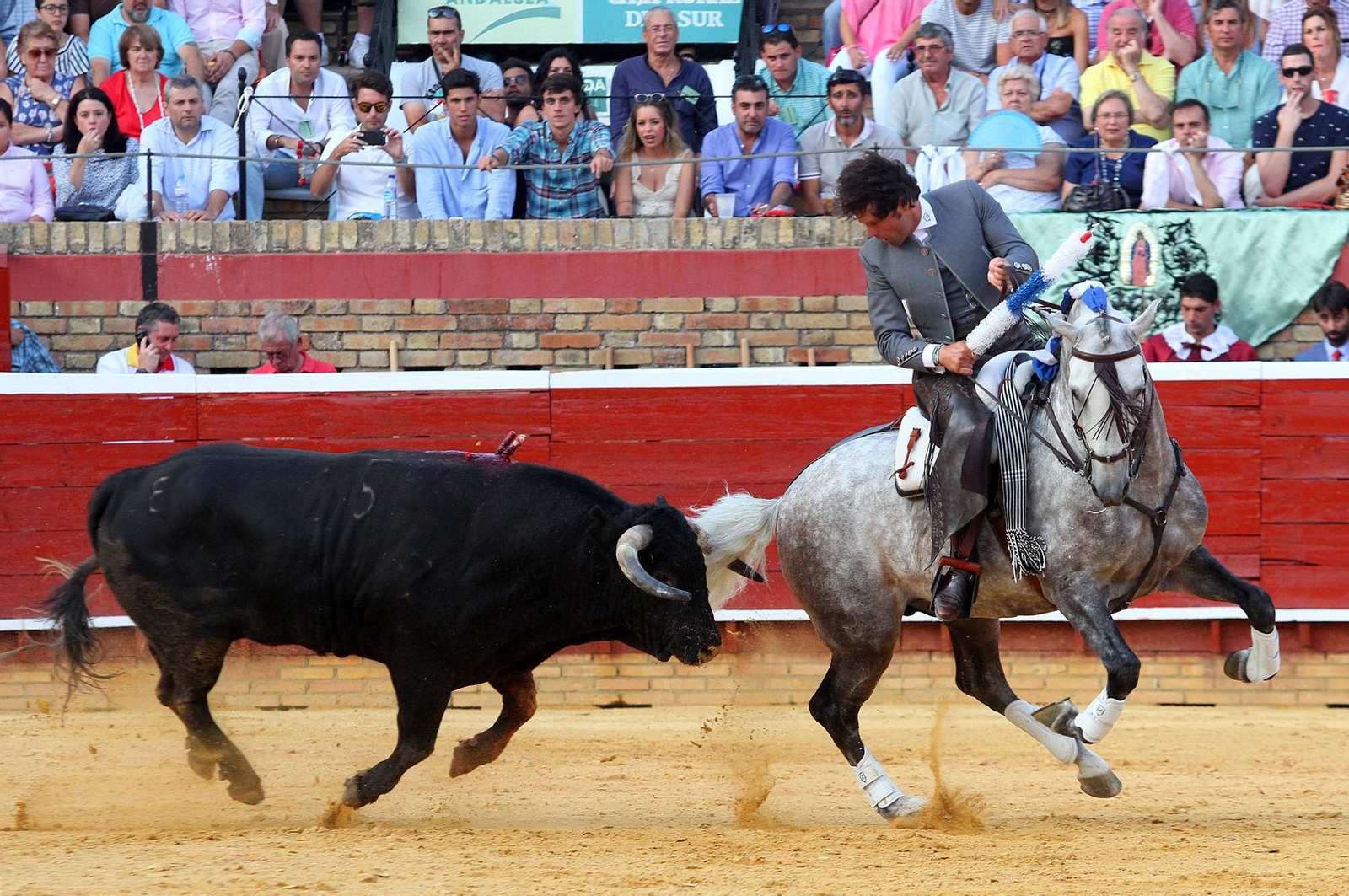 Imágenes de la corrida de rejones de Pablo Hermoso de Mendoza, Andrés Romero y Lea Vicens.