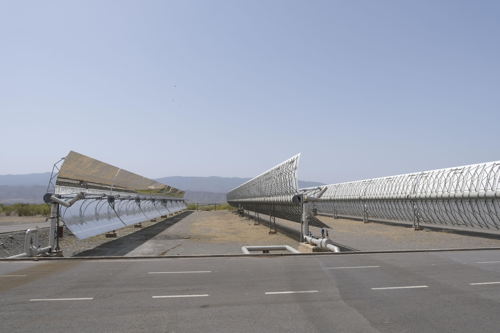 Imágenes de la visita a la Planta Solar de Almería, en Tabernas