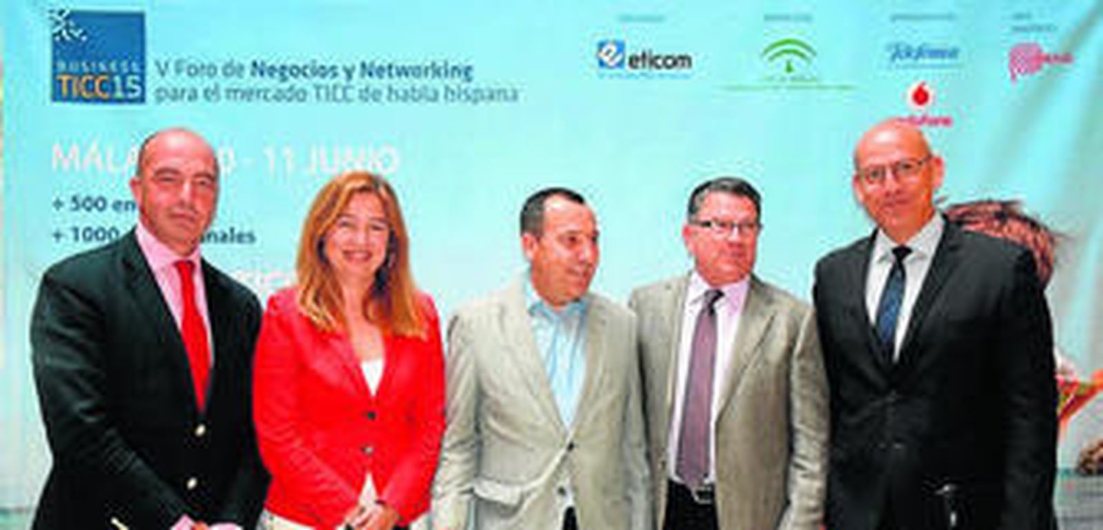 Ruiz Espejo, en el centro, durante la presentación del encuentro.