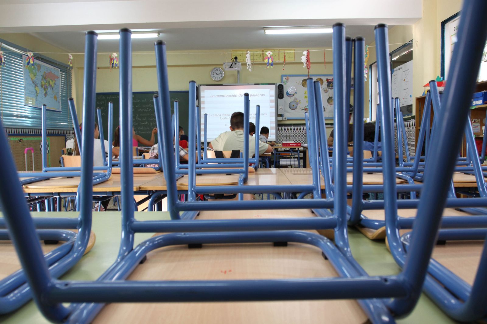 Imagen de archivo de un aula.