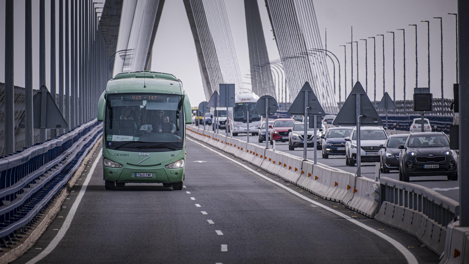 Primera mañana con el Puente Carranza cortado por obras
