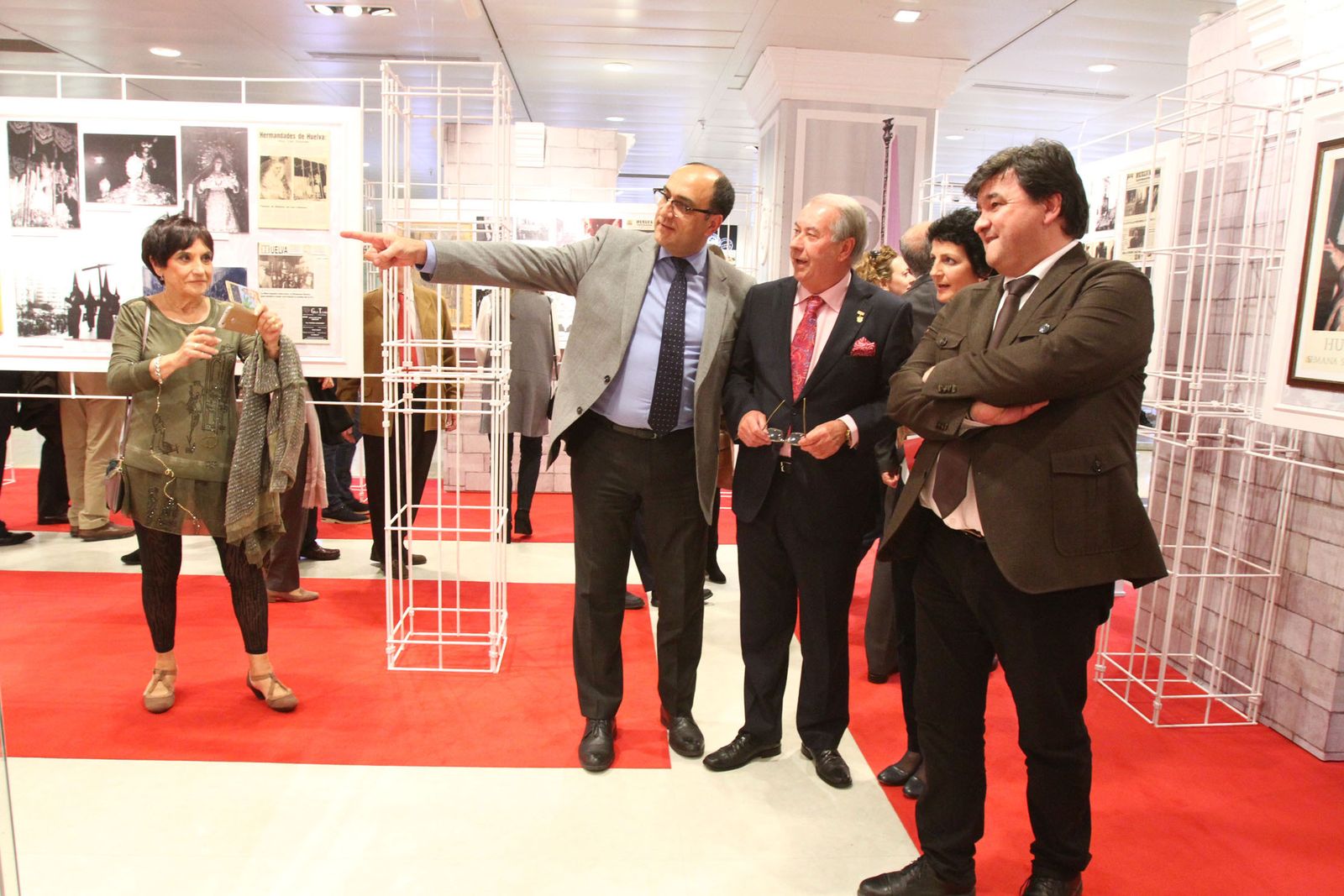 Se inaugura la exposición 'Cera y ruán' en el Corte Ingles