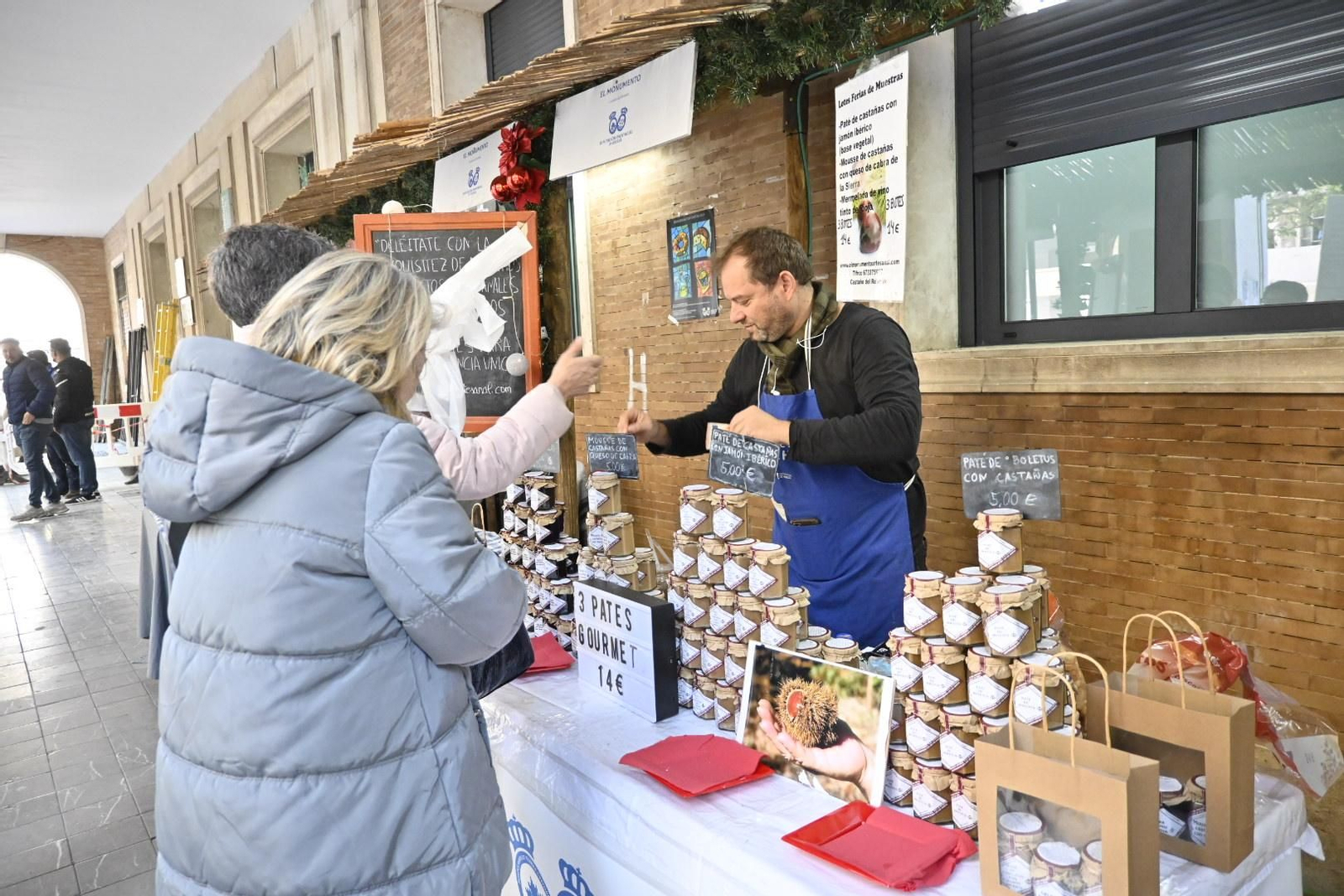 Imágenes de la XVI Muestra de Dulces y Vinos Navideños de la provincia de Huelva