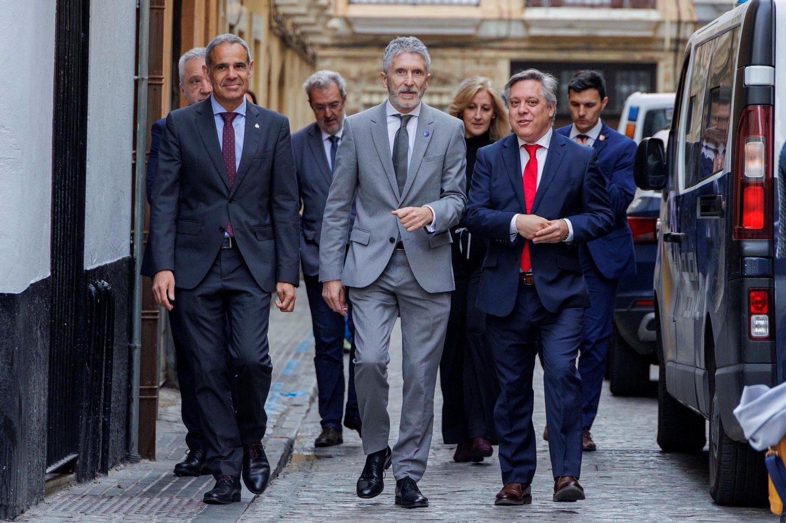 Las imágenes de la entrega de condecoraciones civiles en Cádiz.