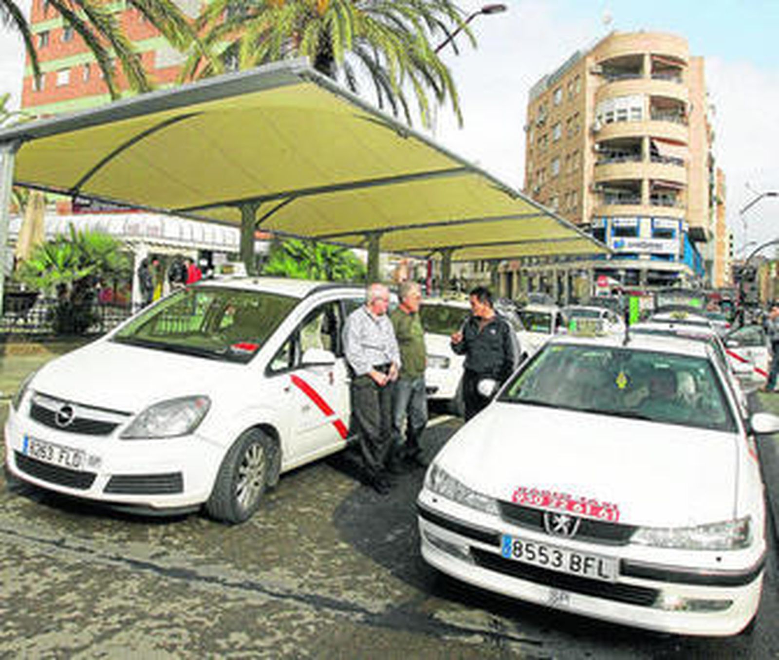 Los puntos de reunión para los taxistas con su nueva sede dejarán de ser en exclusiva las paradas.