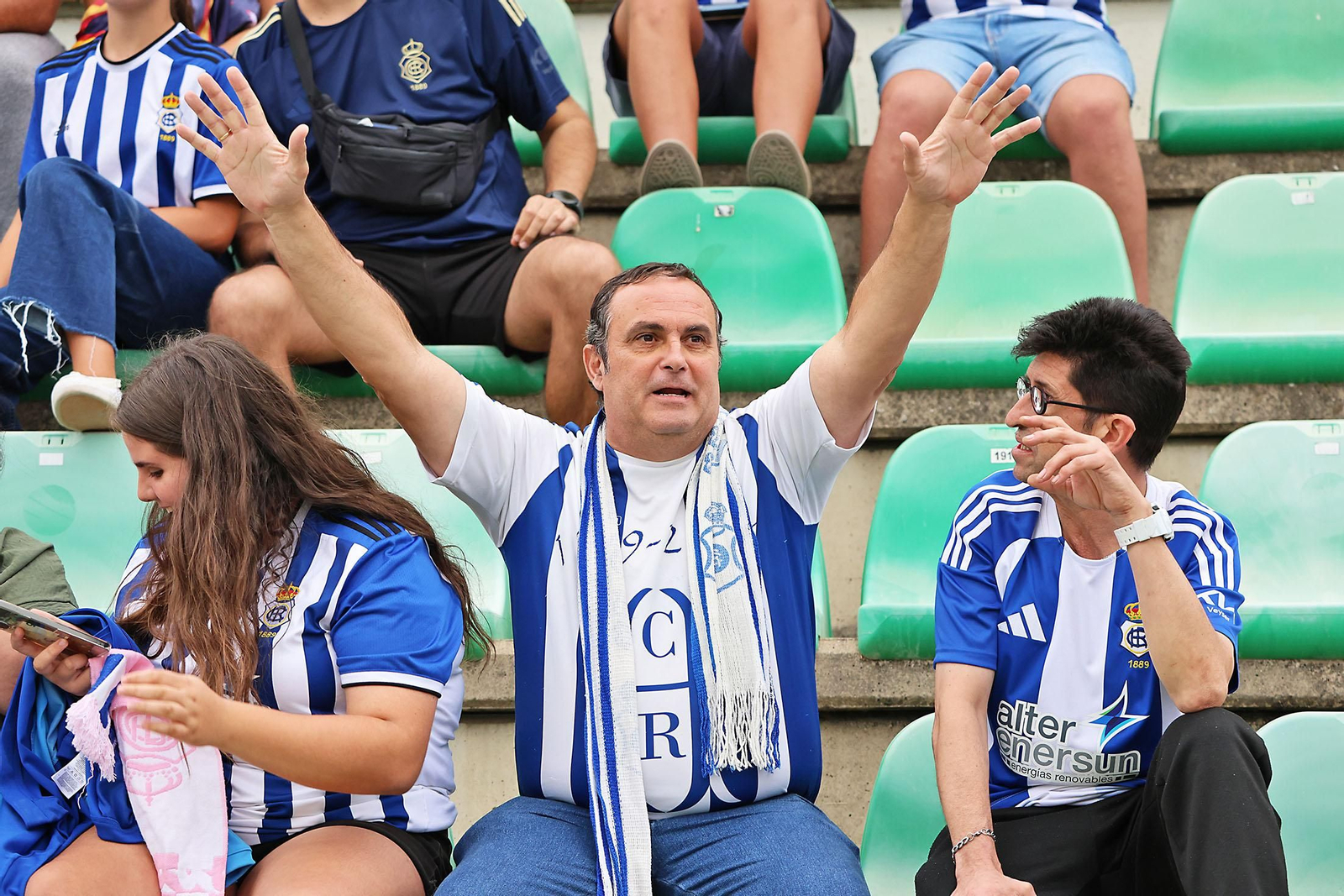 Búscate en las gradas del Betis Deportivo-Recreativo de Huelva