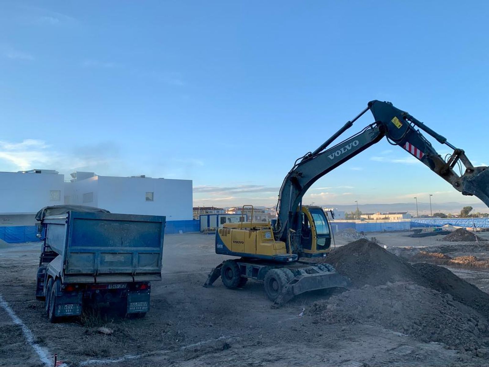 Primeros movimientos de tierras para la construcción del nuevo instituto de Maracena