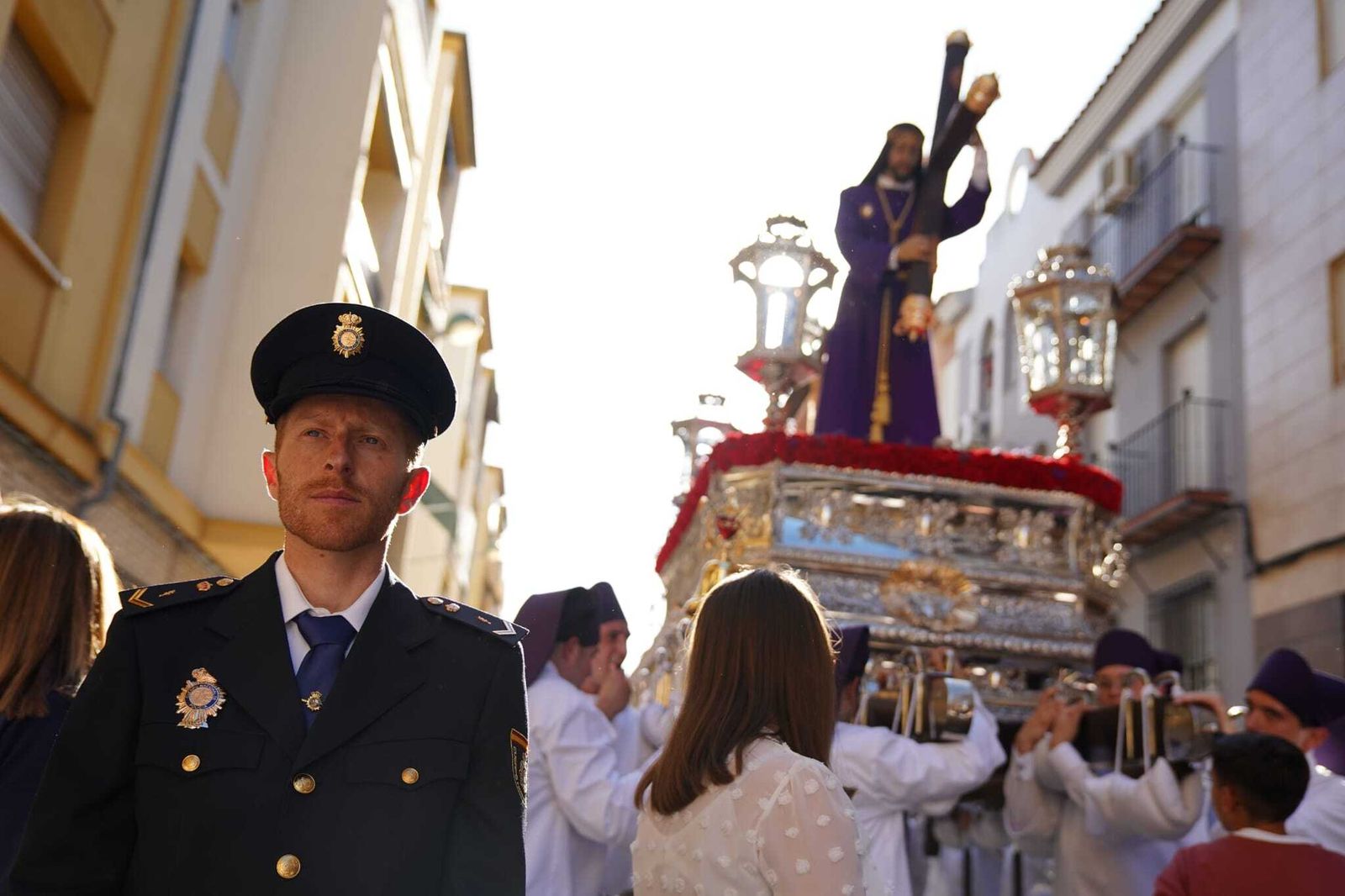 Miércoles Santo en Lucena: La procesión de Nuestro Padre Jesús del Valle y la Amargura, en imágenes