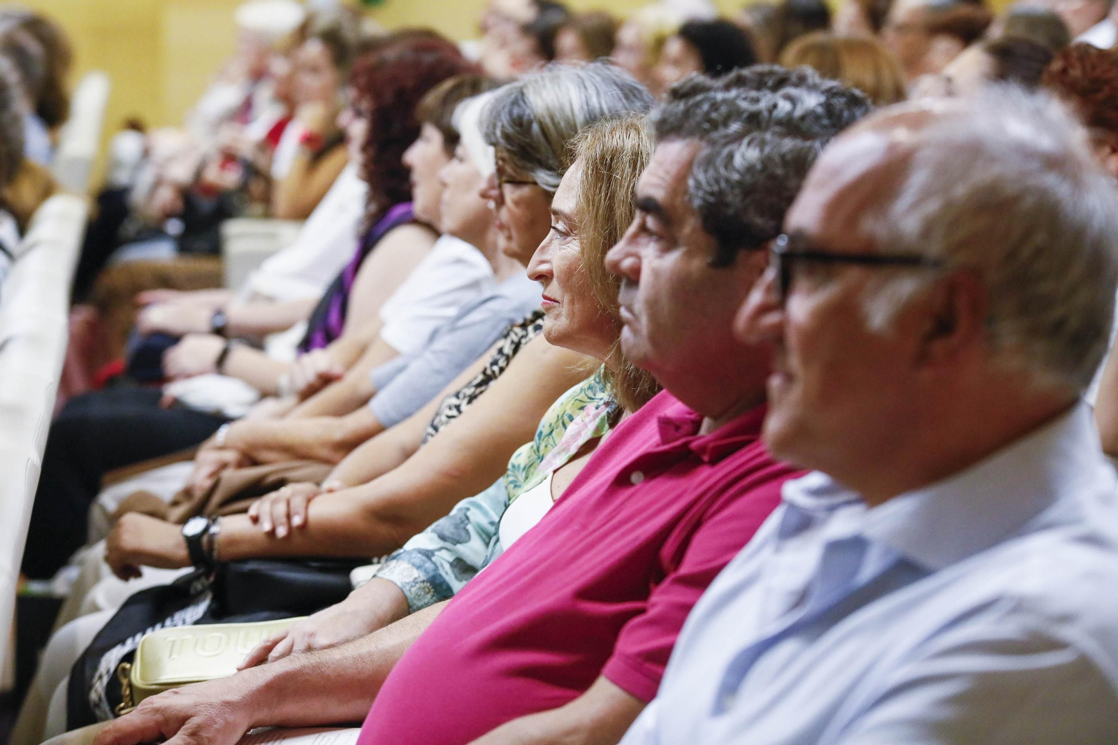 Carmen Mola presenta su libro "El clan" en la Casa de las mariposas de Almería, en imágenes