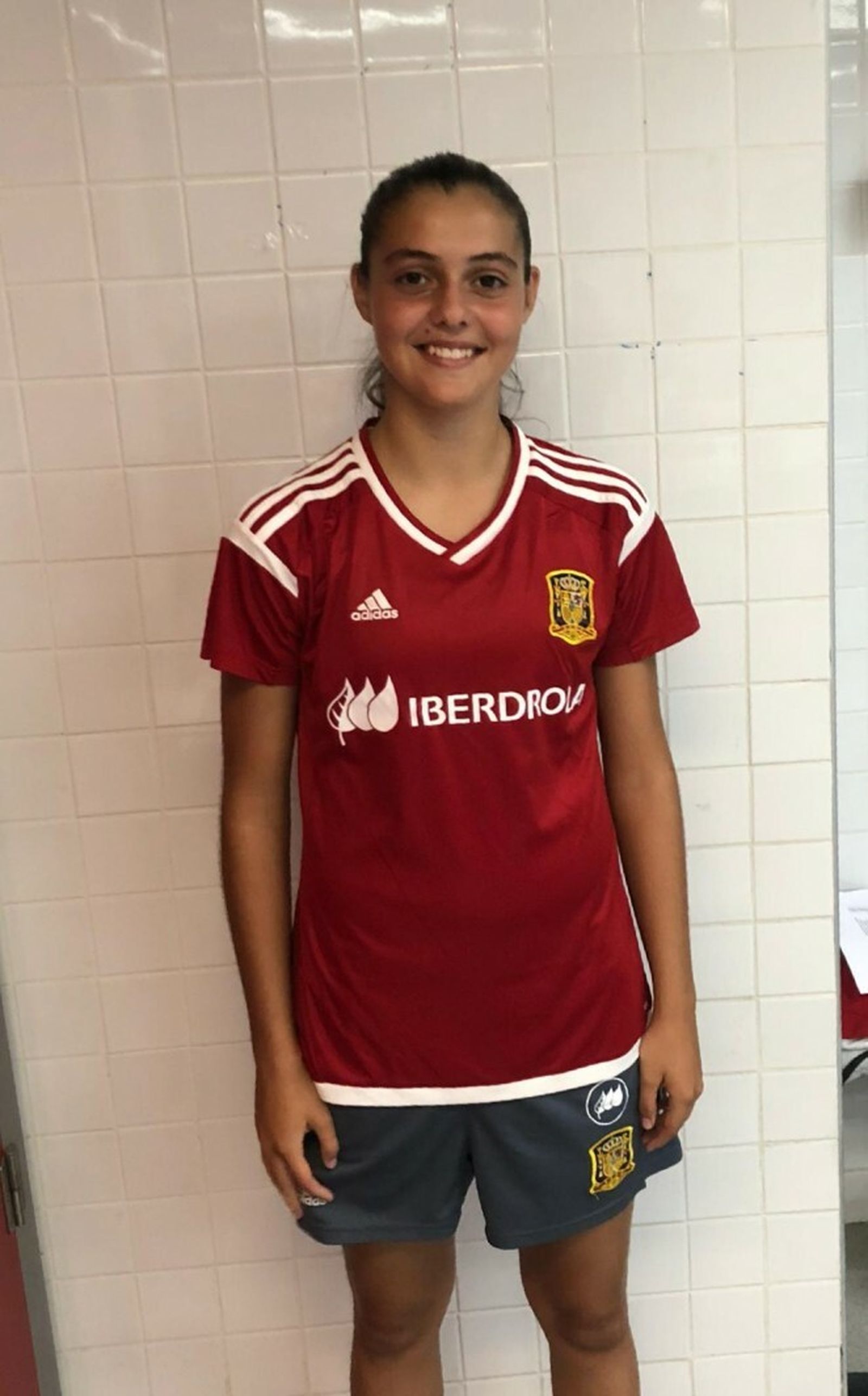 La futbolista del Cádiz, con la camiseta de la selección española.