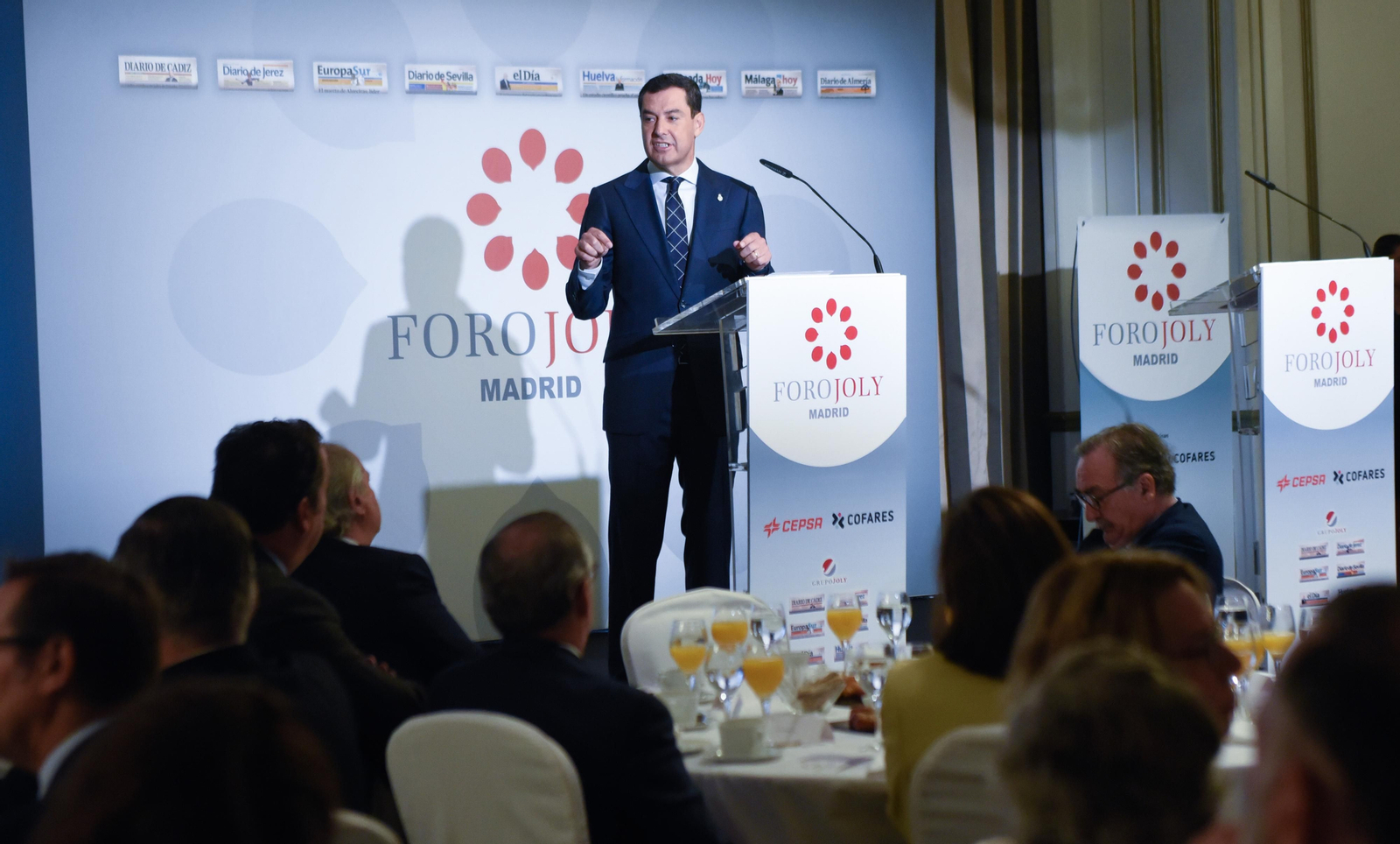 Los invitados al Foro Joly con Juanma Moreno en Madrid, en imágenes