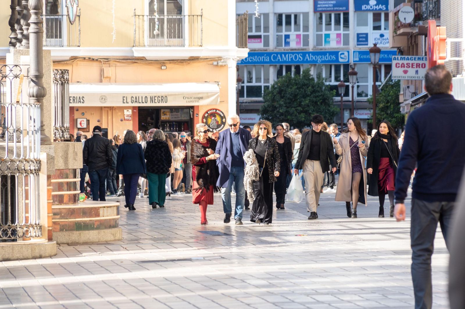 Imágenes de la fiesta del 31 de diciembre en las calles de Huelva