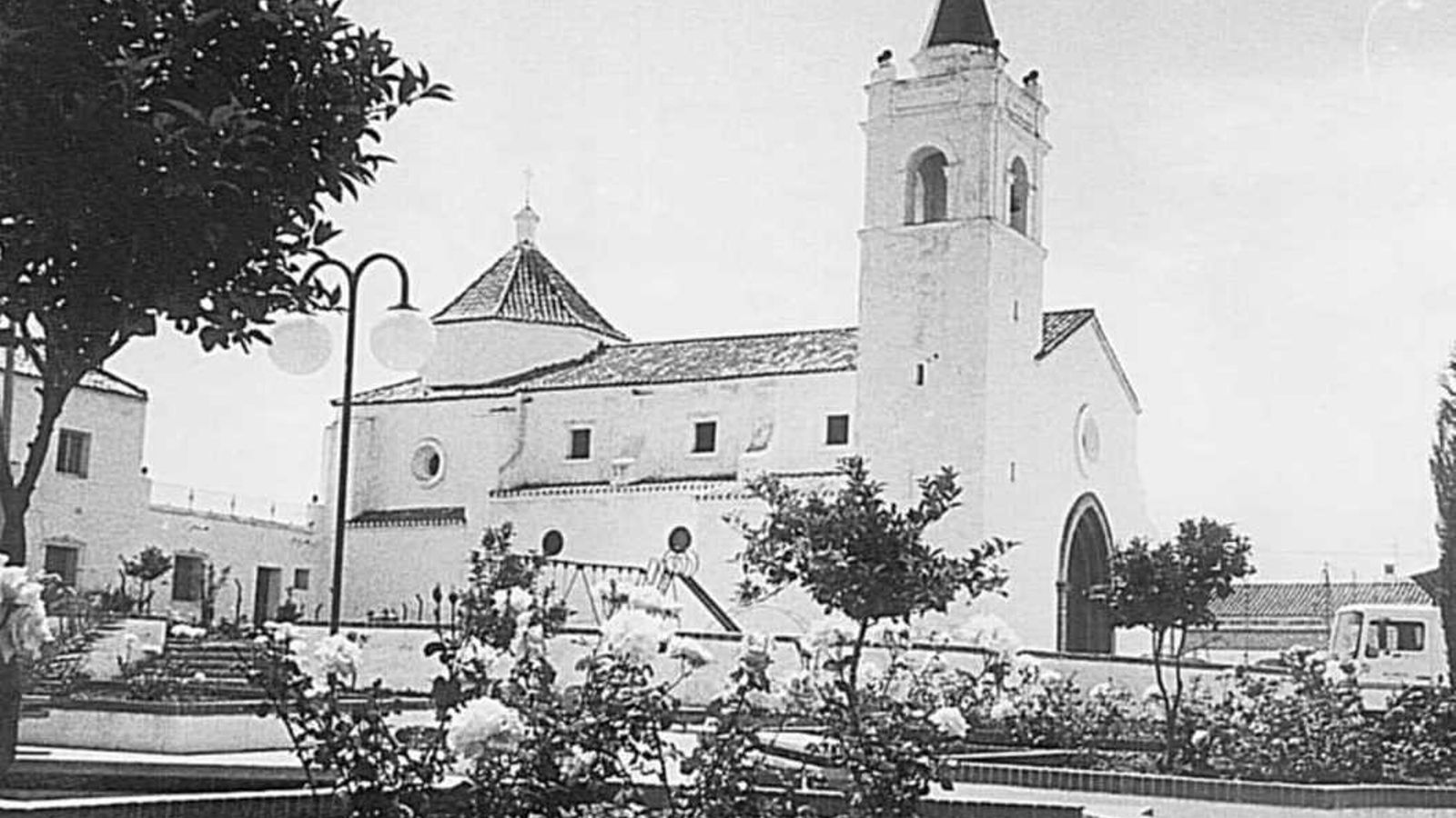 Iglesia de Tahivilla en 1996.