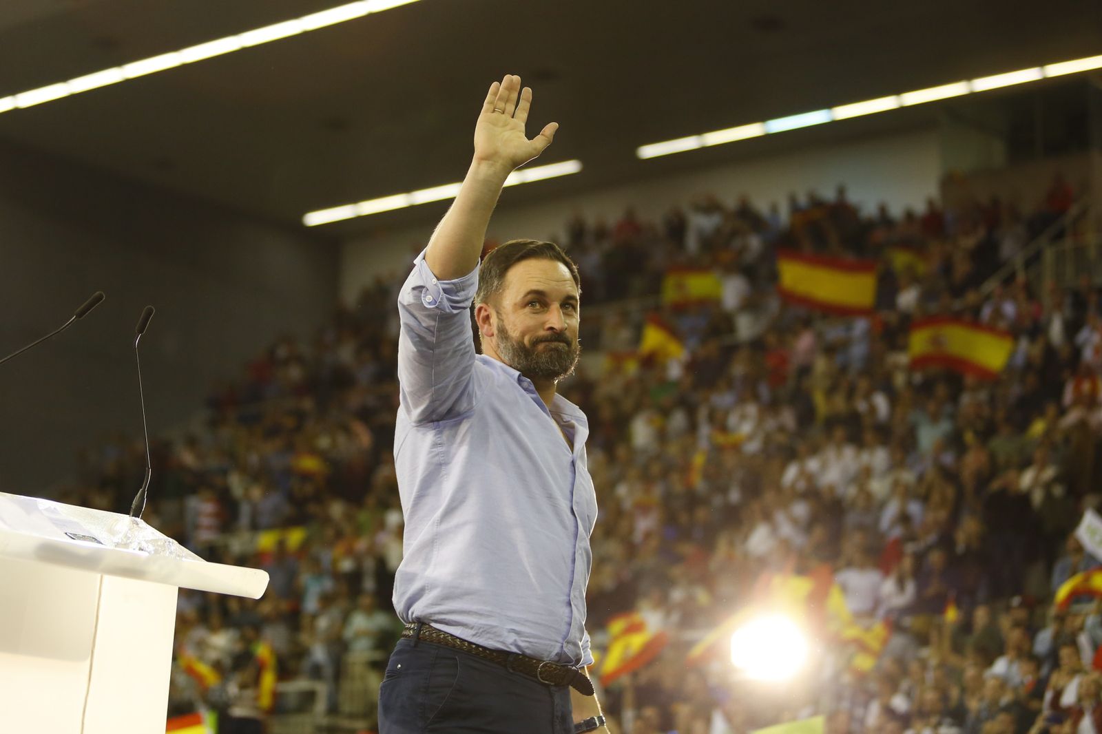 Fotos del 'llenazo' de Vox en Granada