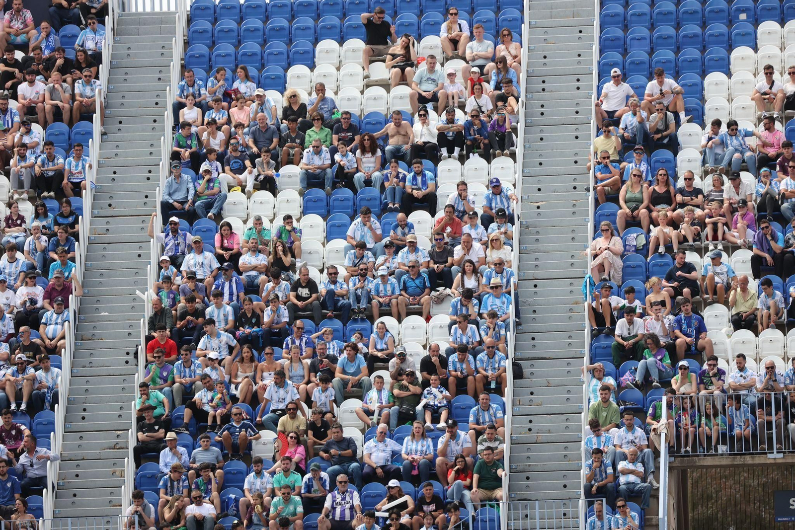 Búscate en el Málaga CF - Mérida en las gradas de La Rosaleda