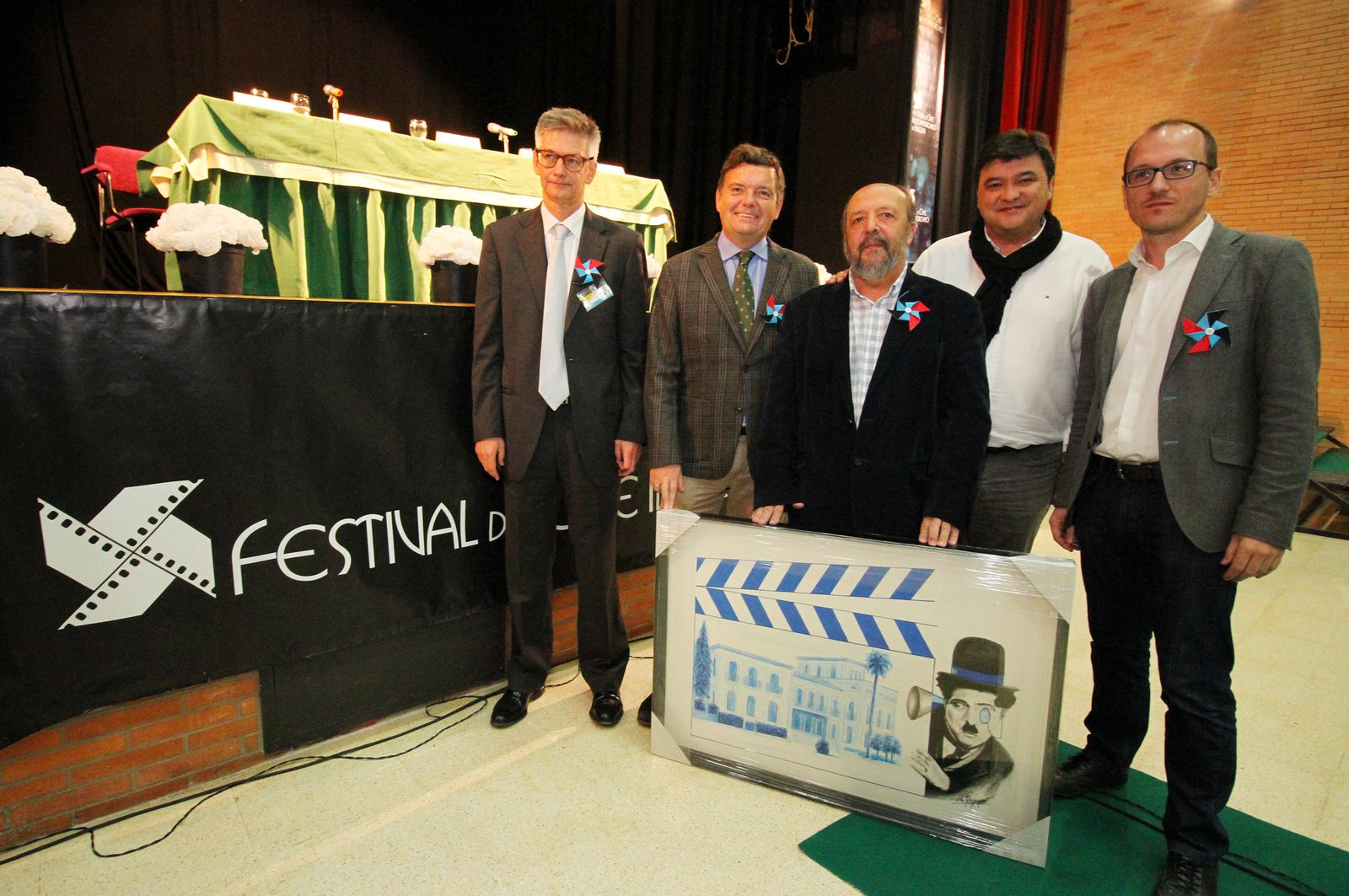 Imágenes de la entrega a Francisco Regueira del Premio Cine y Valores de Huelva Información