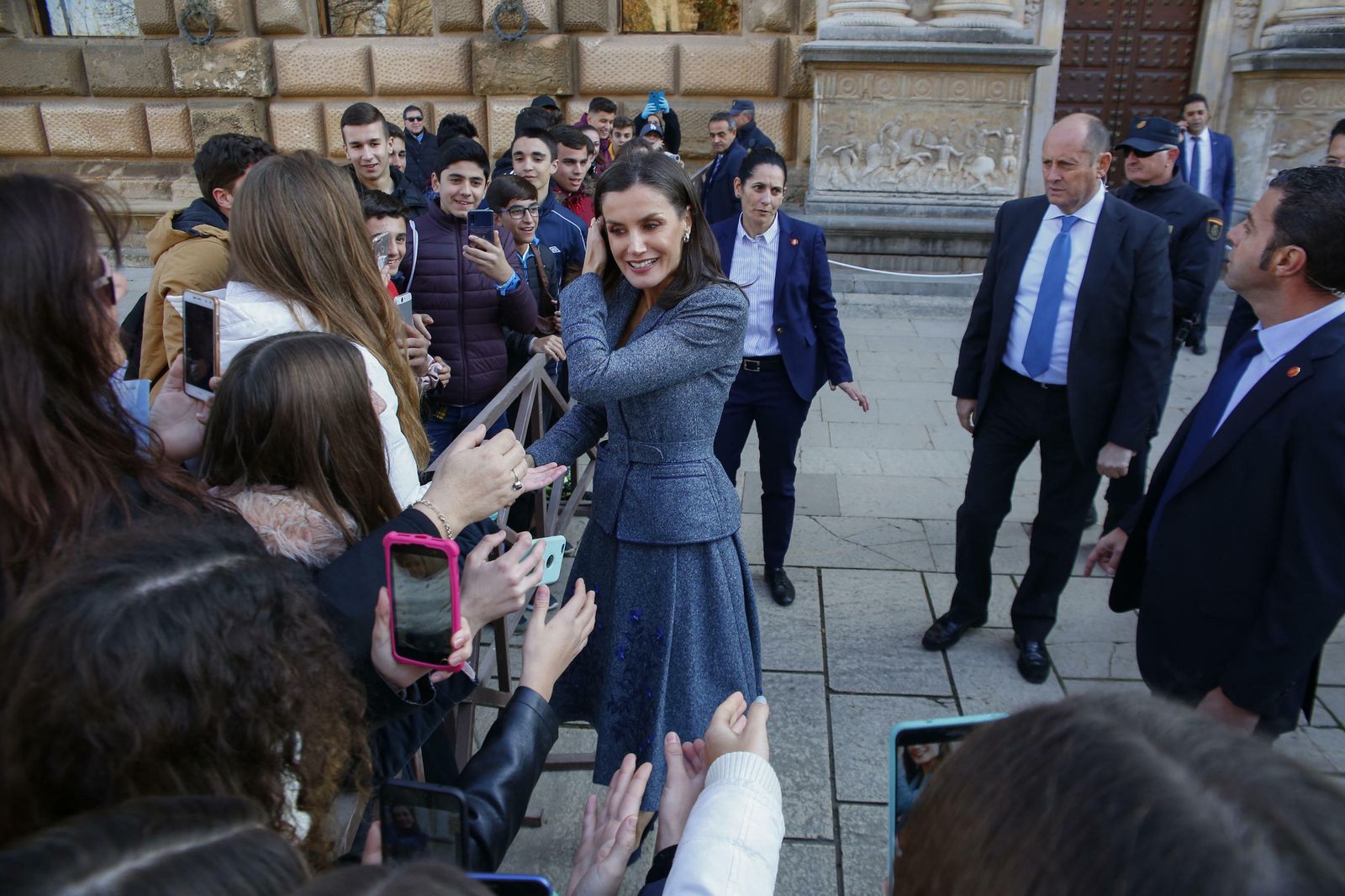 La visita de la reina Letizia, en imágenes