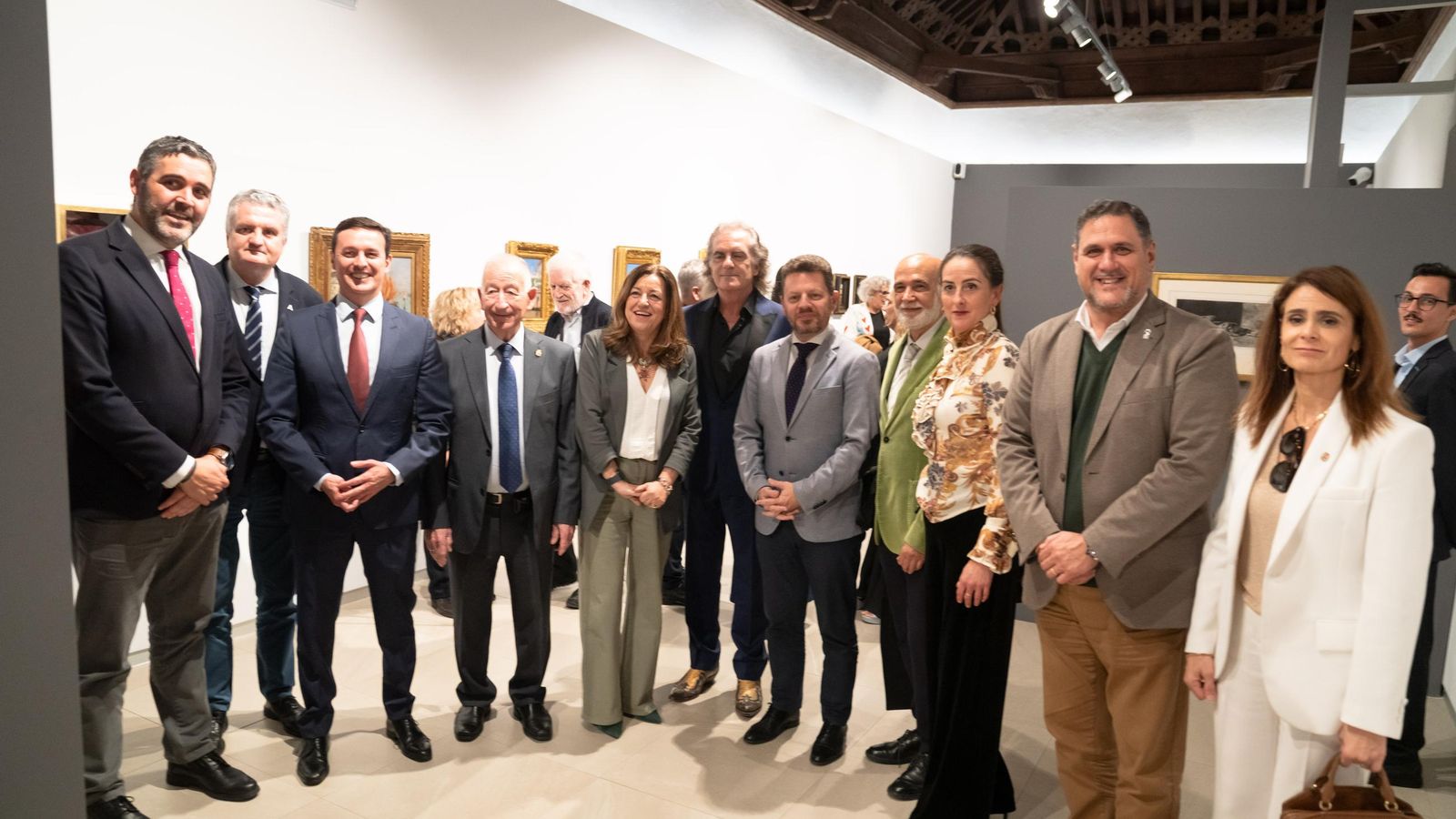 Representantes de la Diputación, Junta y Ayuntamiento de Roquetas en la exposición.
