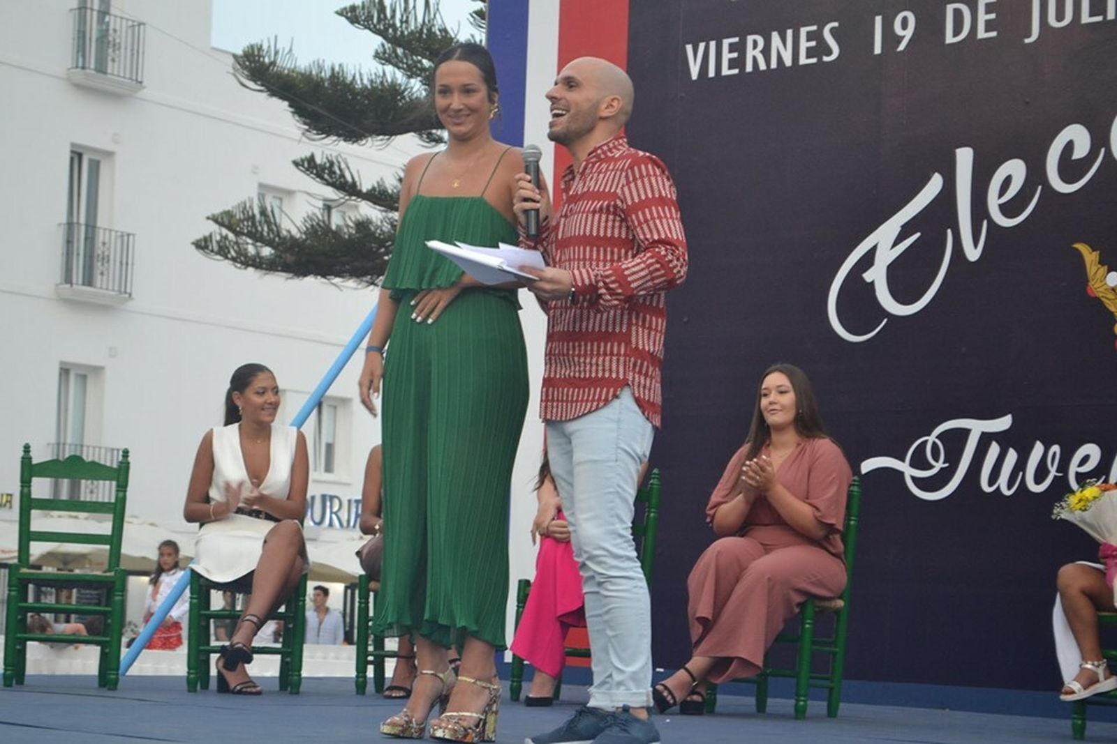 Lola García Garrido, reina juvenil de la Feria de Tarifa 2019