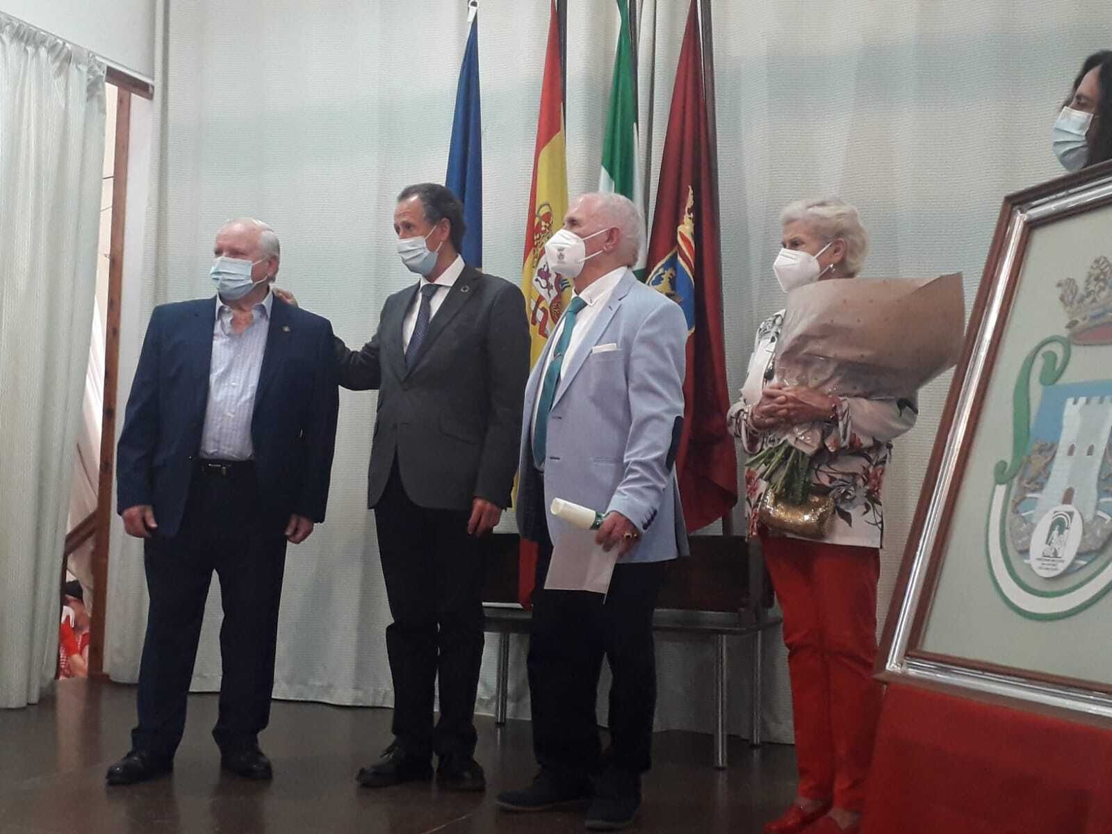 El alcalde presidió el acto  de reconocimiento a Antonio Baro