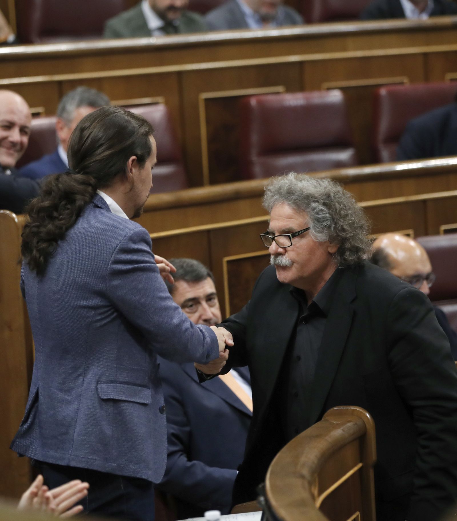 Tardá saluda a Iglesias tras su intervención.