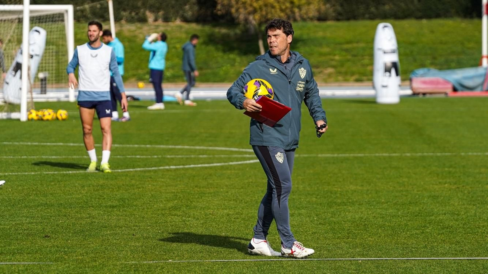 Rubi prepara con los suyos el compromiso liguero de Córdoba.