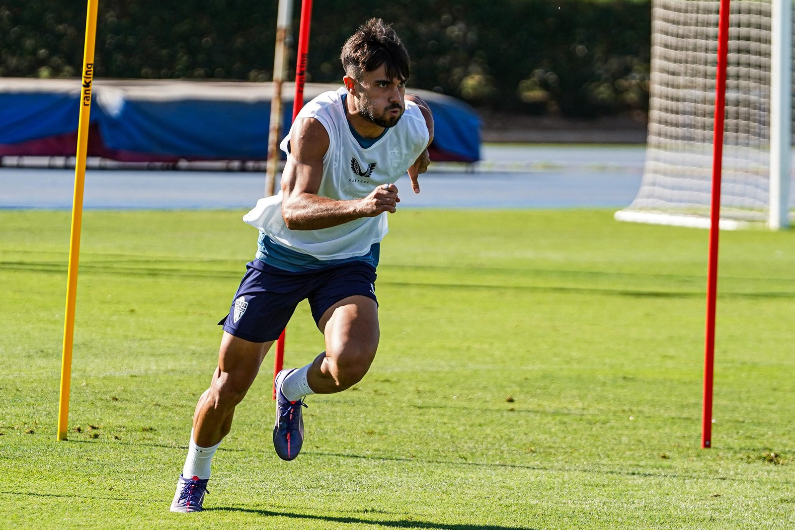 Puigmal, que fue titular en Oviedo, lo tiene difícil en Zaragoza ante el regreso de Arribas