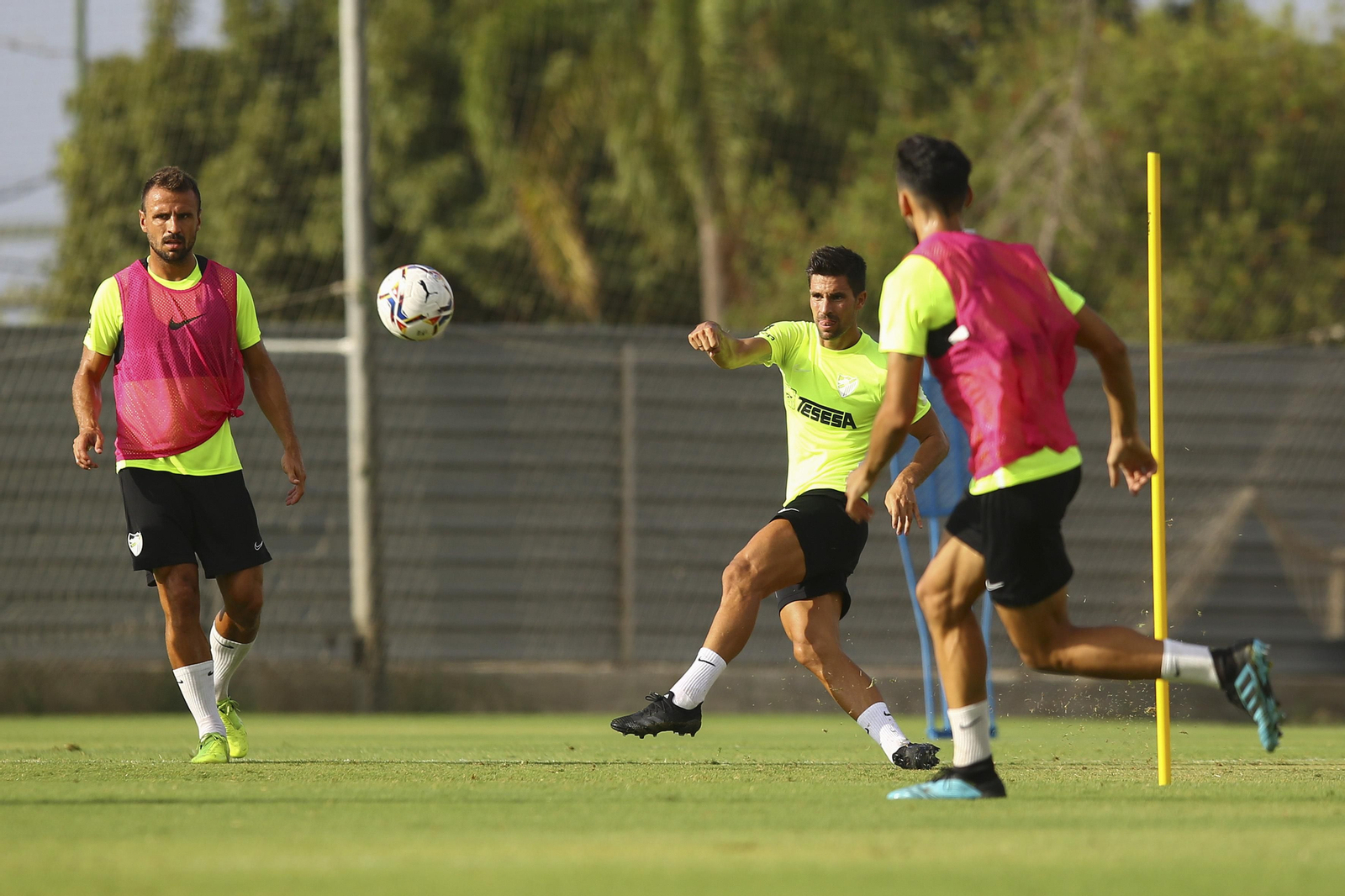 Una imagen del entrenamiento del Málaga esta mañana.