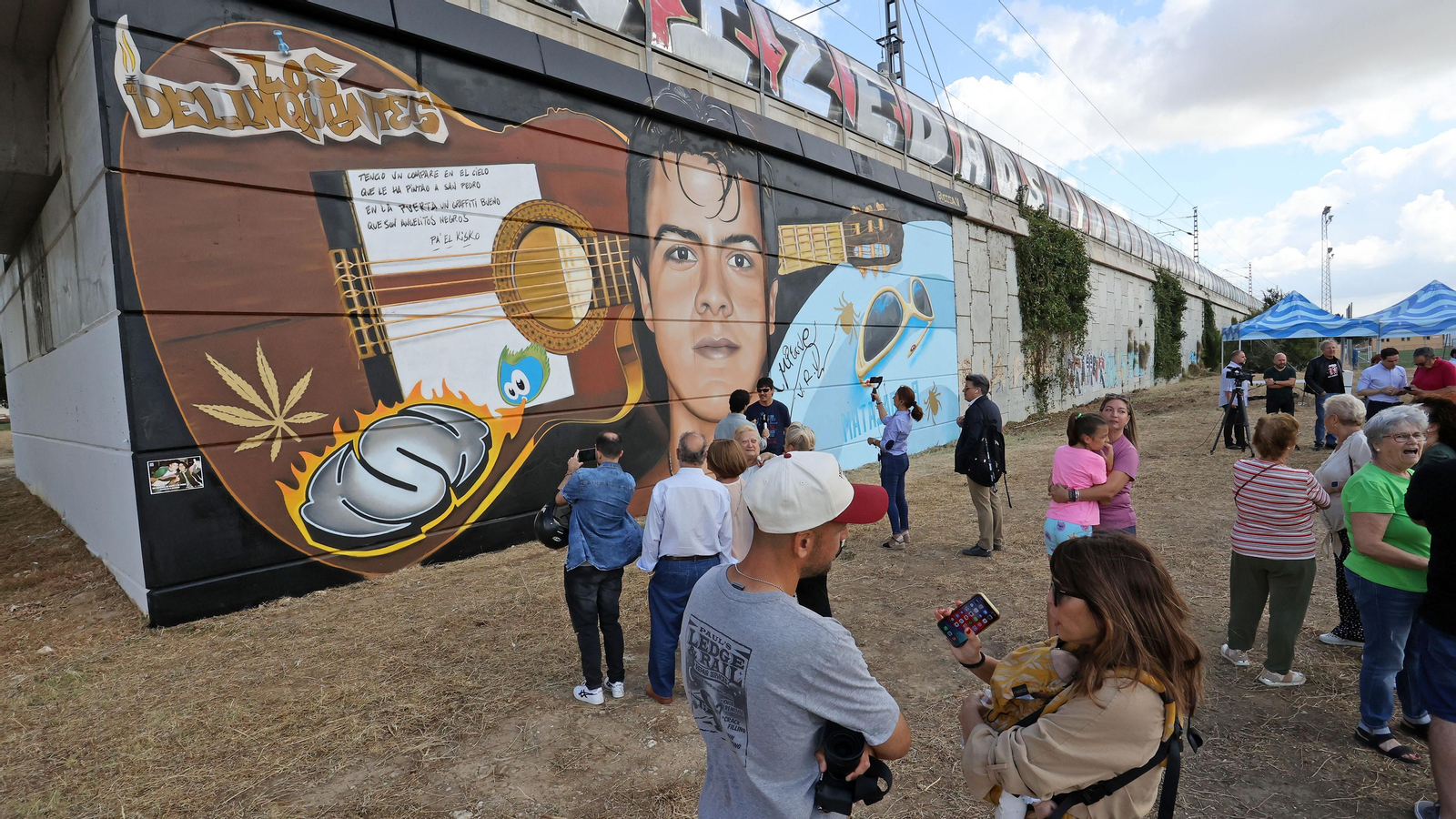 Graffiti de Migue Benítez de 'Los Delinqüentes' en San José Obrero