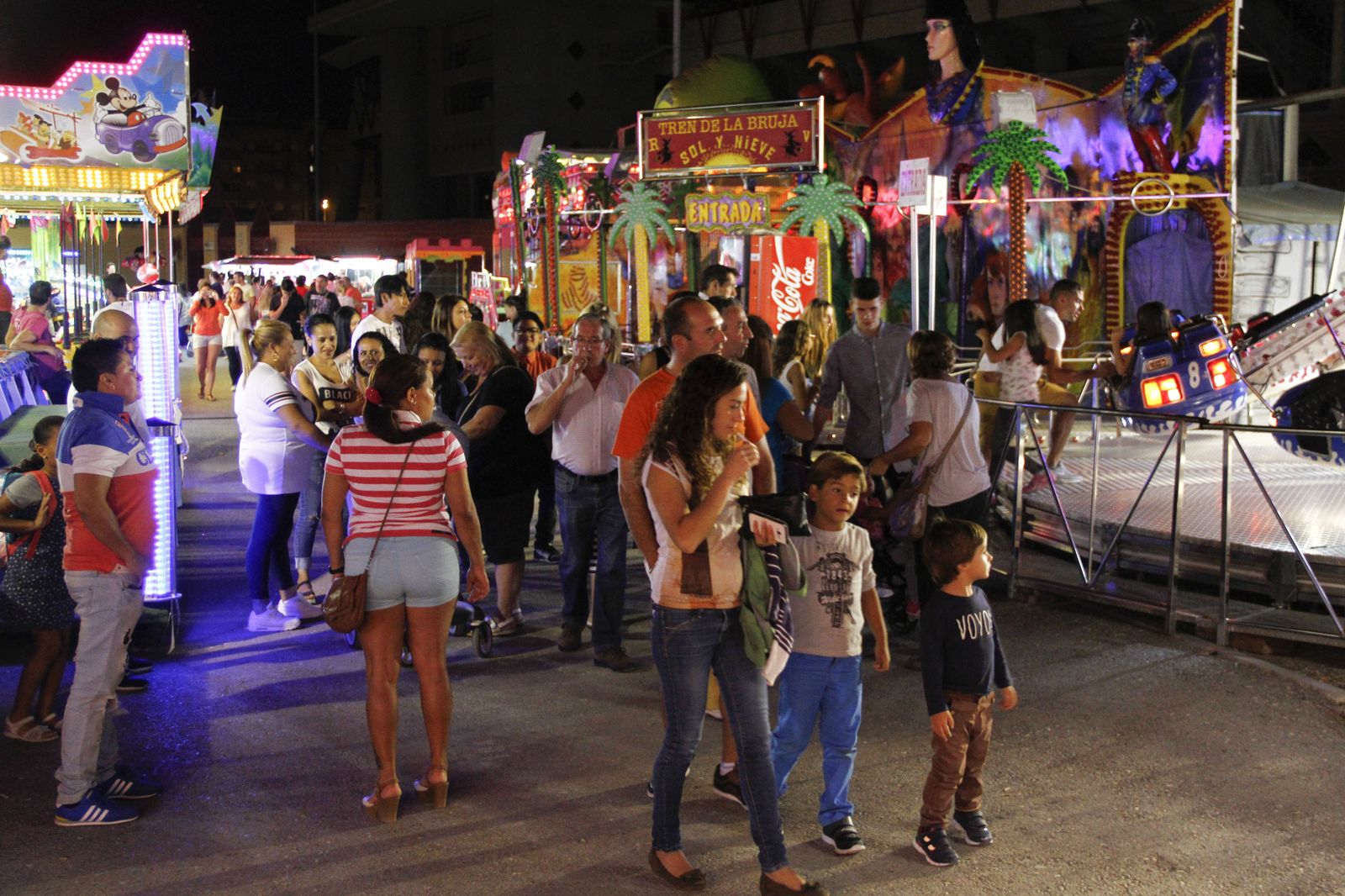Las fiestas del barrio también contará con un día de columpios más baratos: el miércoles.