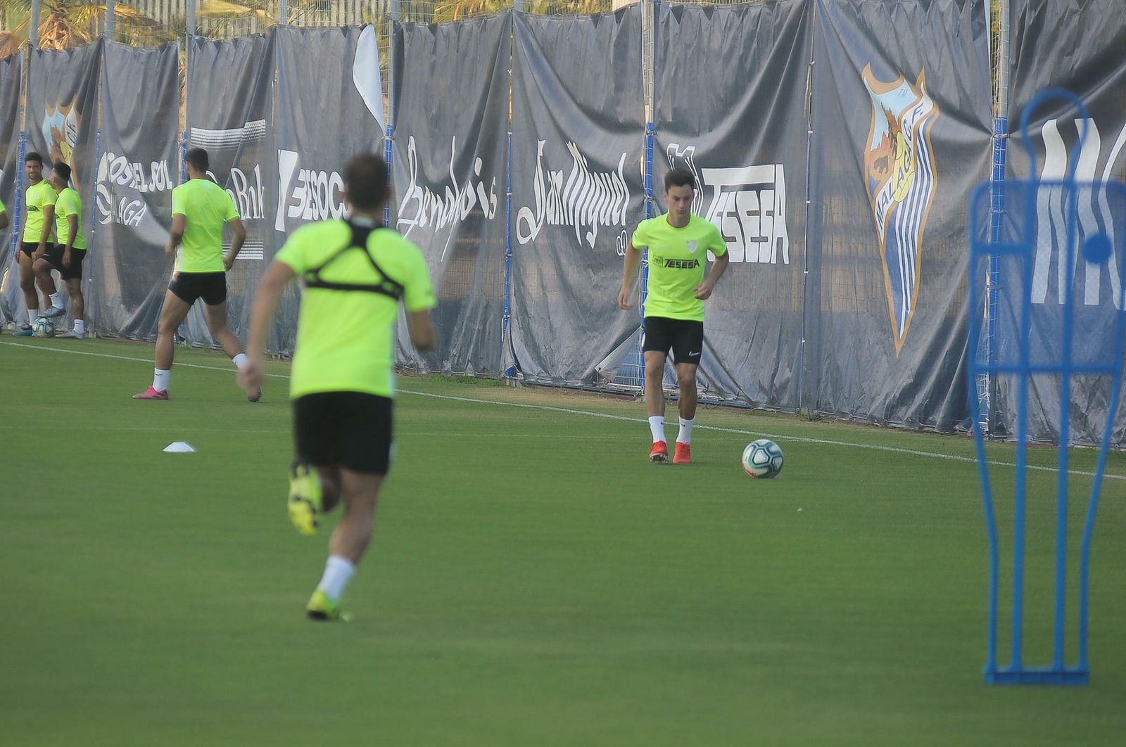 Las fotos del entrenamiento del Málaga CF tras la tormenta