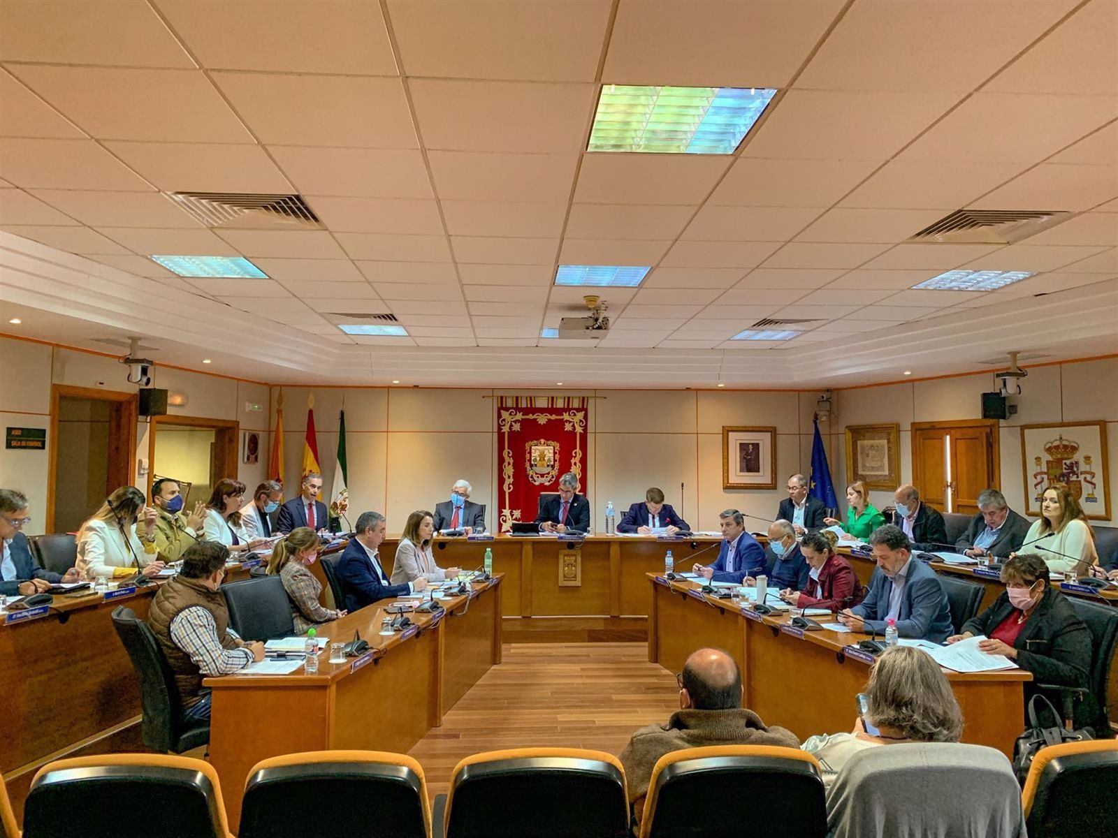 Pleno en el Ayuntamiento de Benalmádena.