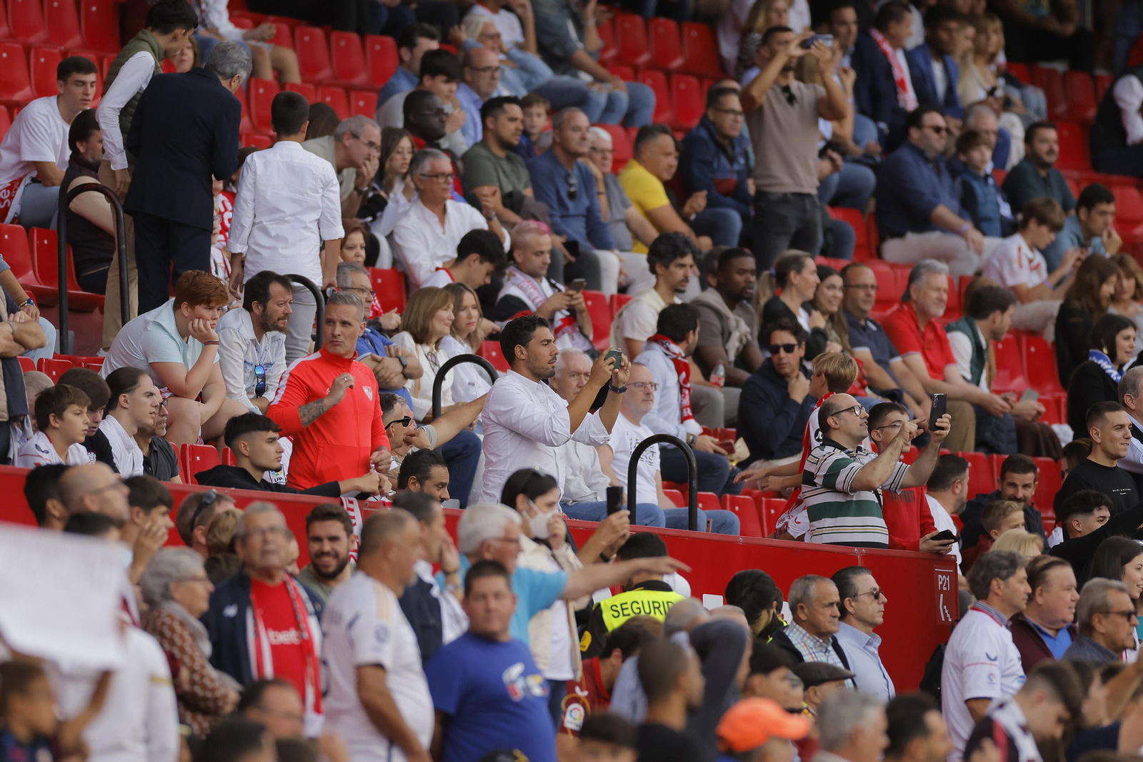 Búscate en las fotos del Sevilla-Madrid