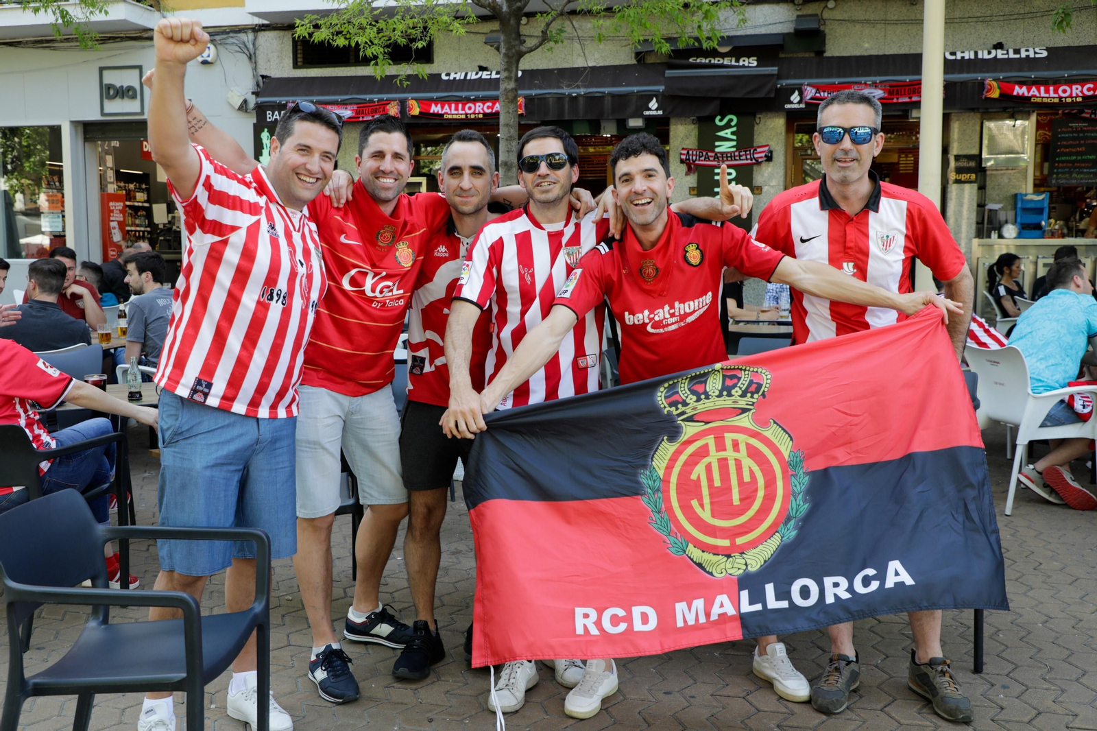Las fotos de hinchas del Athletic y del Mallorca por Sevilla