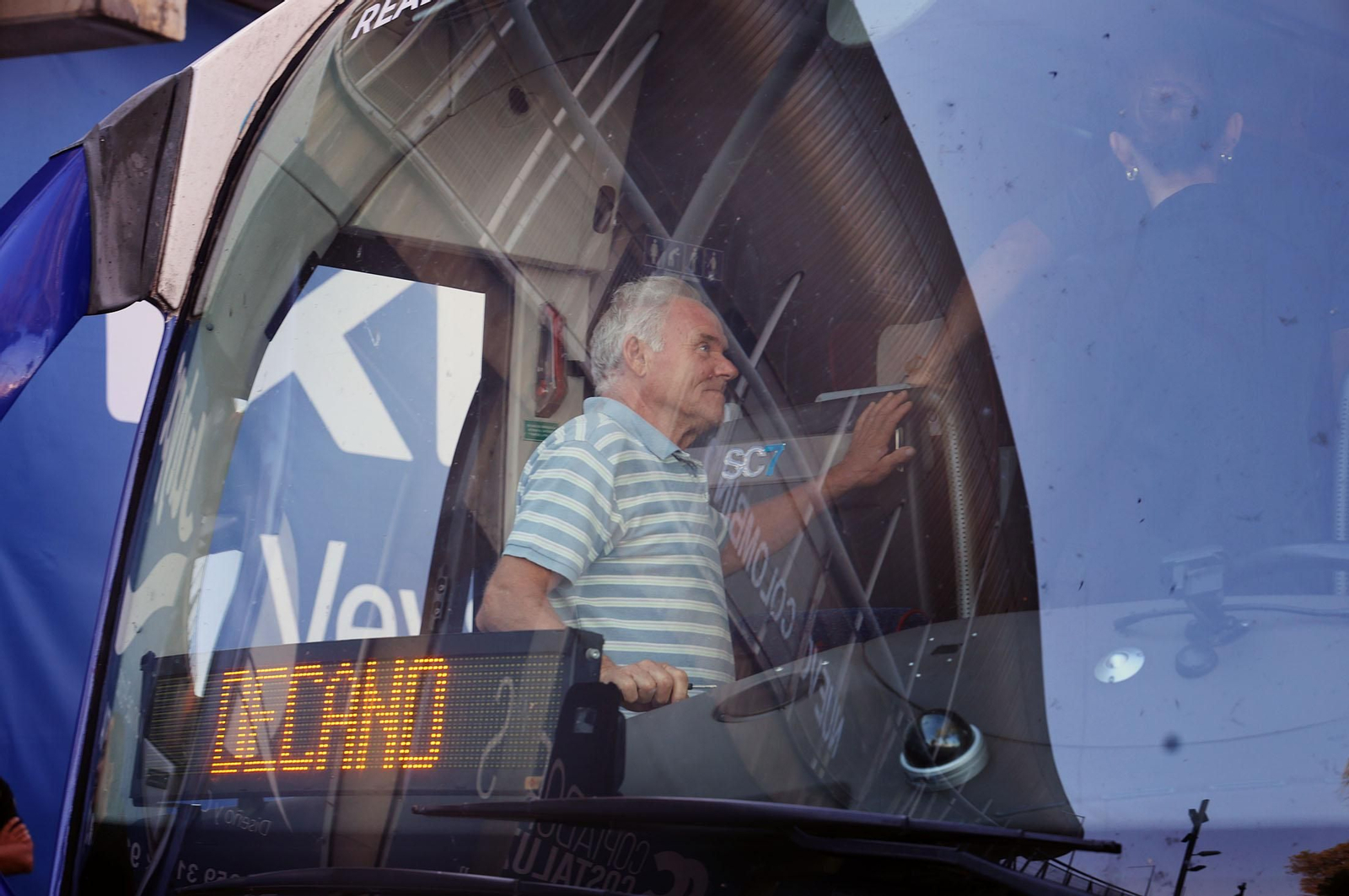 Imágenes del nuevo autobús oficial del Recreativo de Huelva