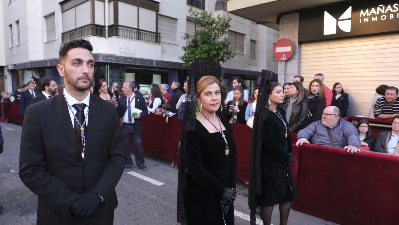 Procesión del Santo Entierro en Almería, en imágenes
