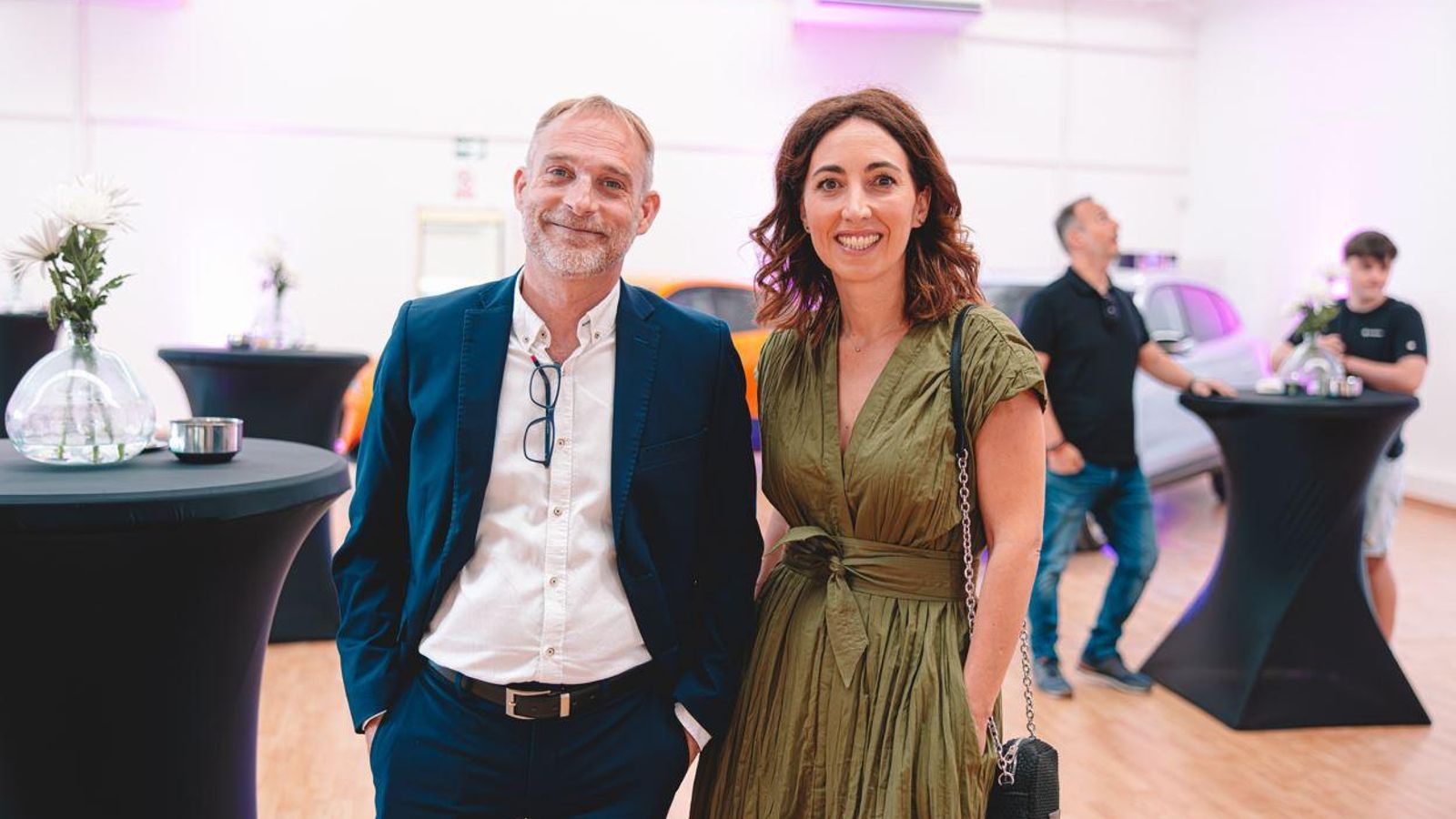 Joaquín García (Jefe de Ventas de MG Neocars, y Lucía González (Head of Marketing MG España).