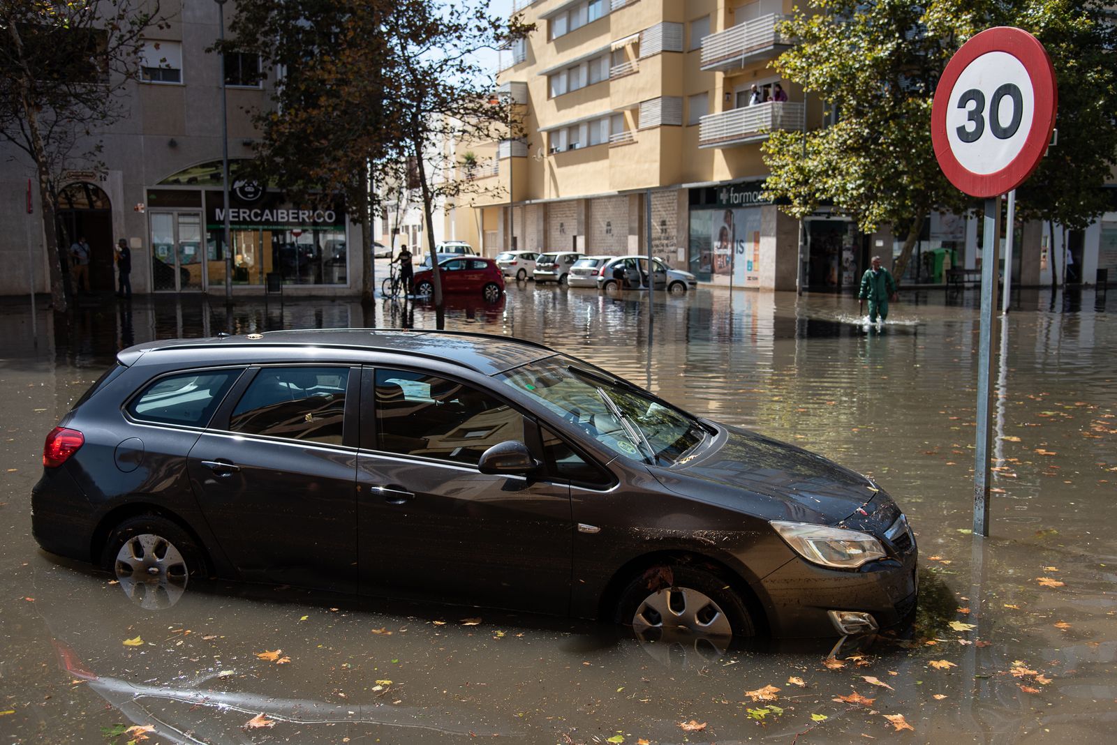 Imágenes de las inundaciones causadas por la lluvia en Isla Cristina