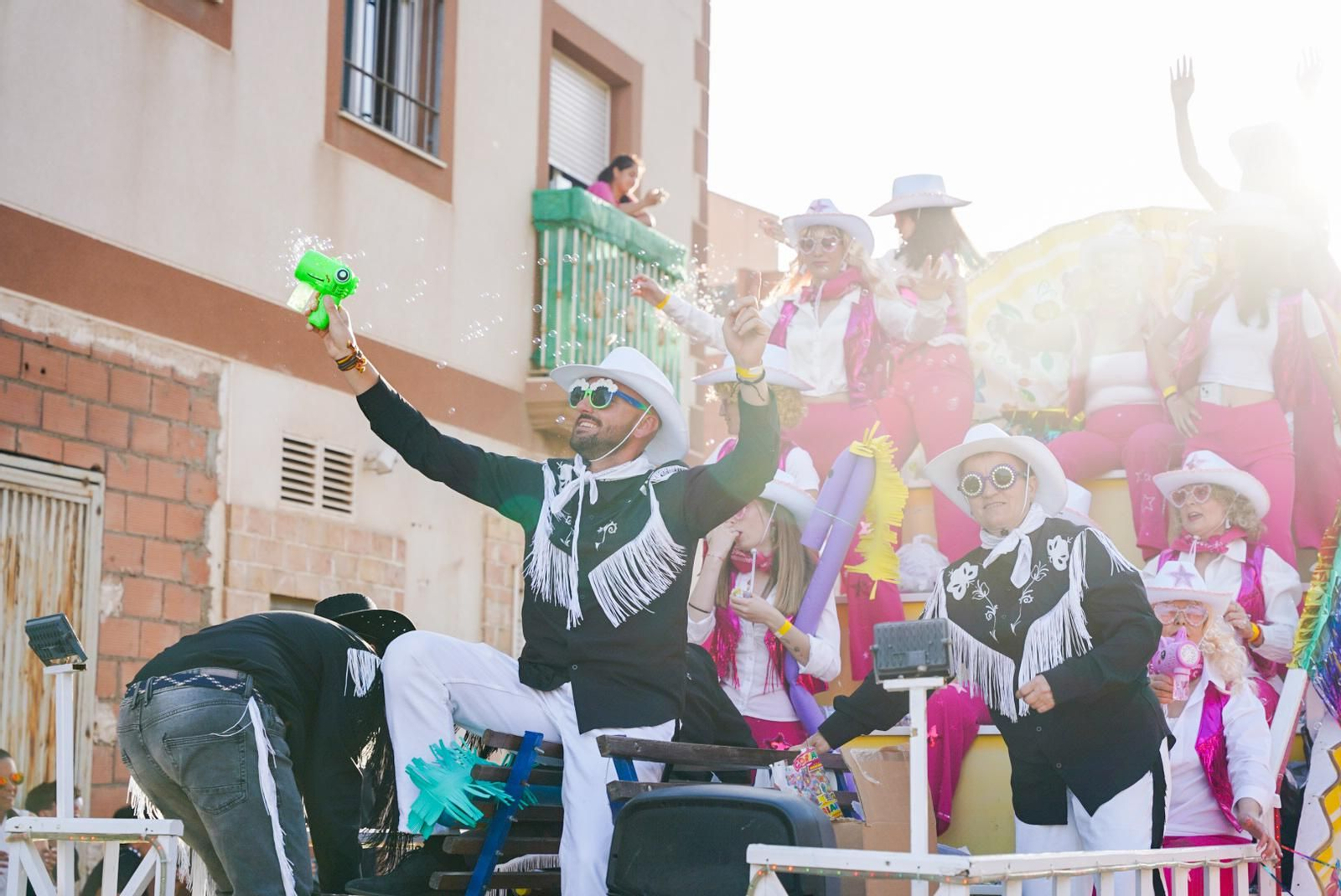 Desfile de carrozas y pregón de las fiestas de Huércal de Almería