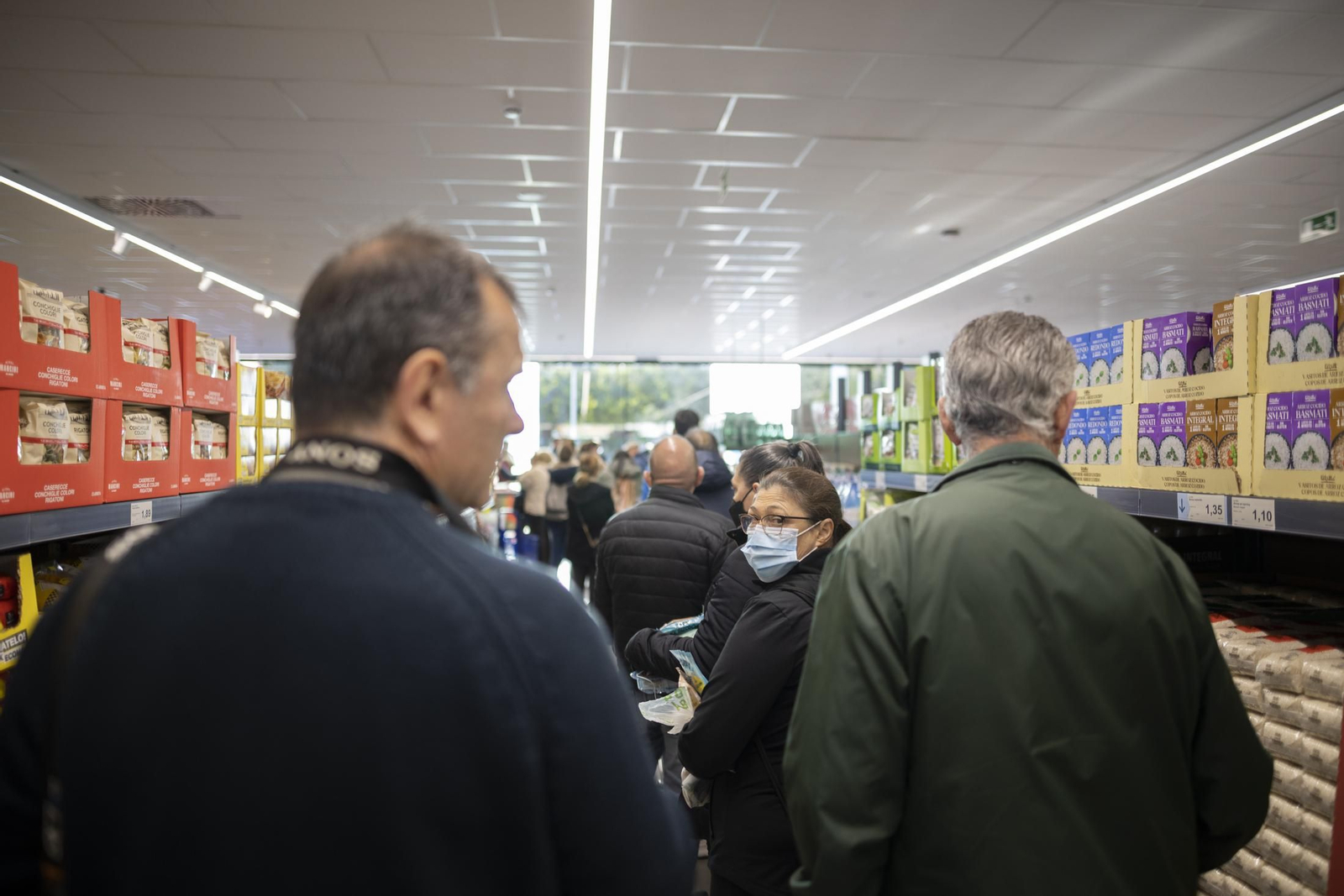 Imágenes de la inauguración del nuevo ALDI en la avenida de Andalucía