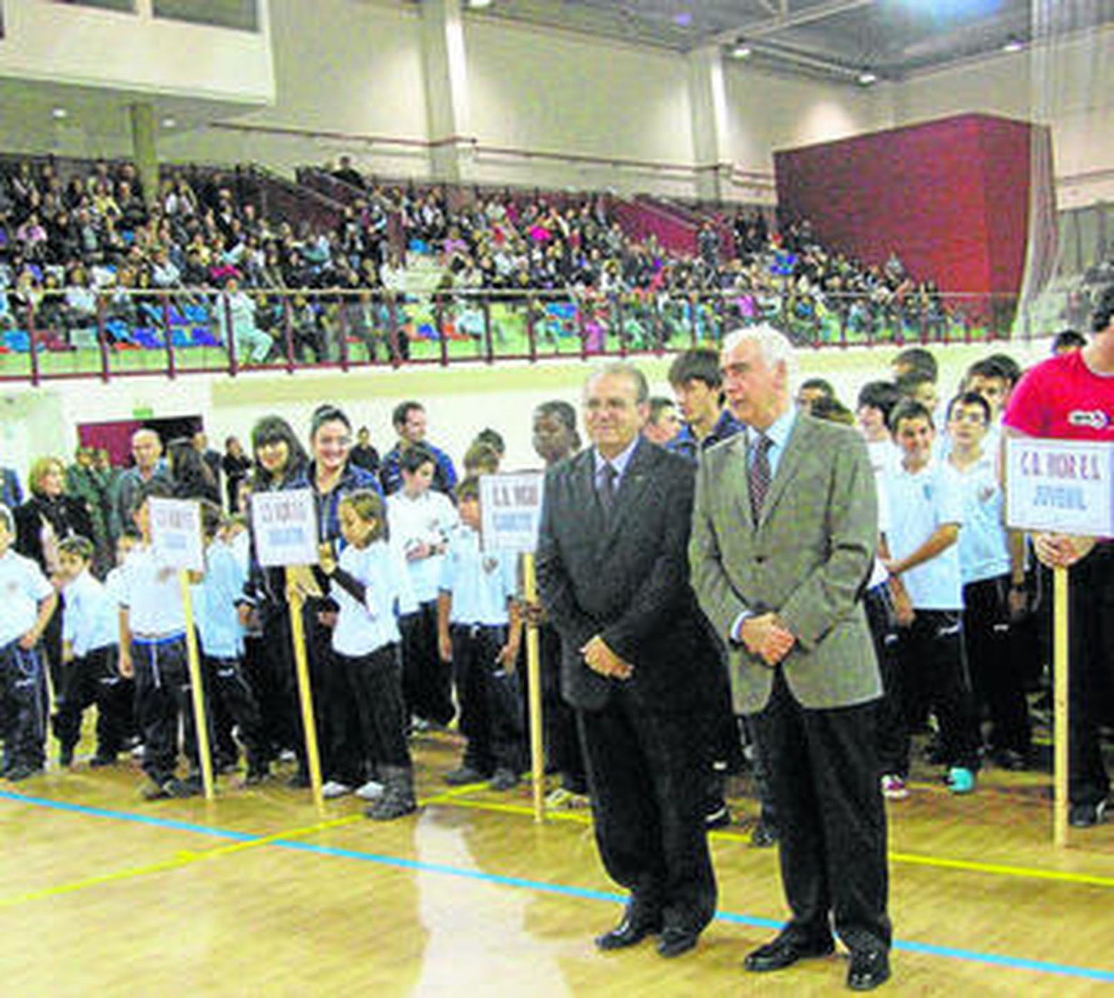 El alcalde de Vícar, Antonio Bonilla, junto al consejero de Turismo, Luciano Alonso.