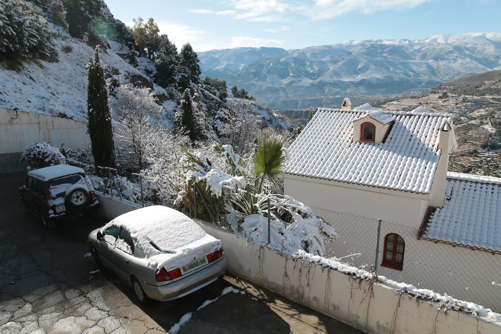 La nieve cubre de blanco la Alpujarra Almeriense