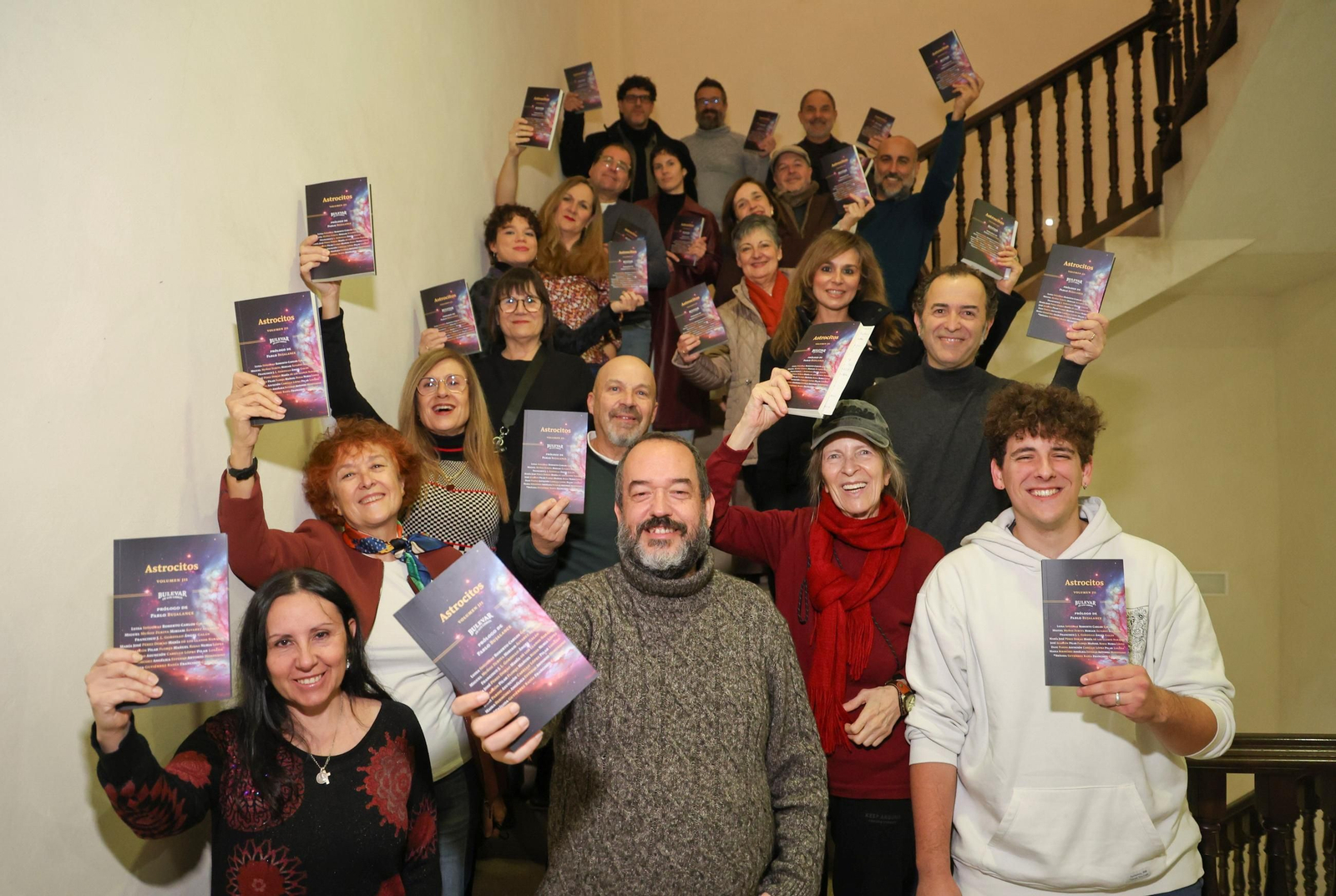 Los veinte autores del volumen ‘Astrocitos’, en el Thyssen. Los veinte autores del volumen ‘Astrocitos’, en el Thyssen.