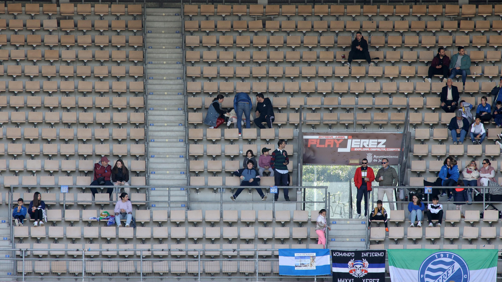 Búscate en el partido Xerez DFC - Atlético Sanluqueño en Chapín