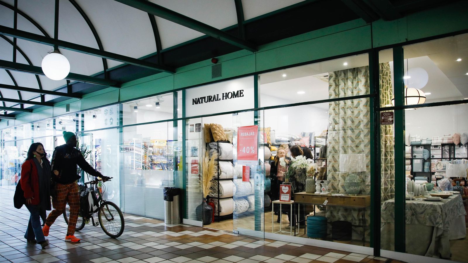 Natural Home en el Centro  Comercial Oliveros.